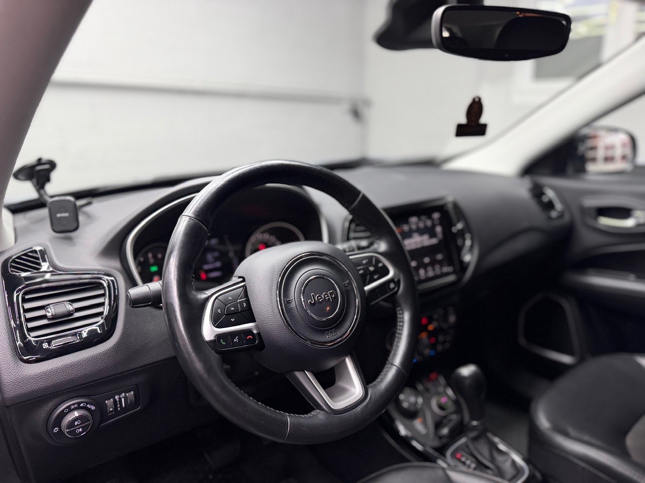 JEEP Compass 2.0CRD Limited AWD 9ATX | CH-Auto | Rückfahrkamera | Dachreling | DAB-Radio-image-13