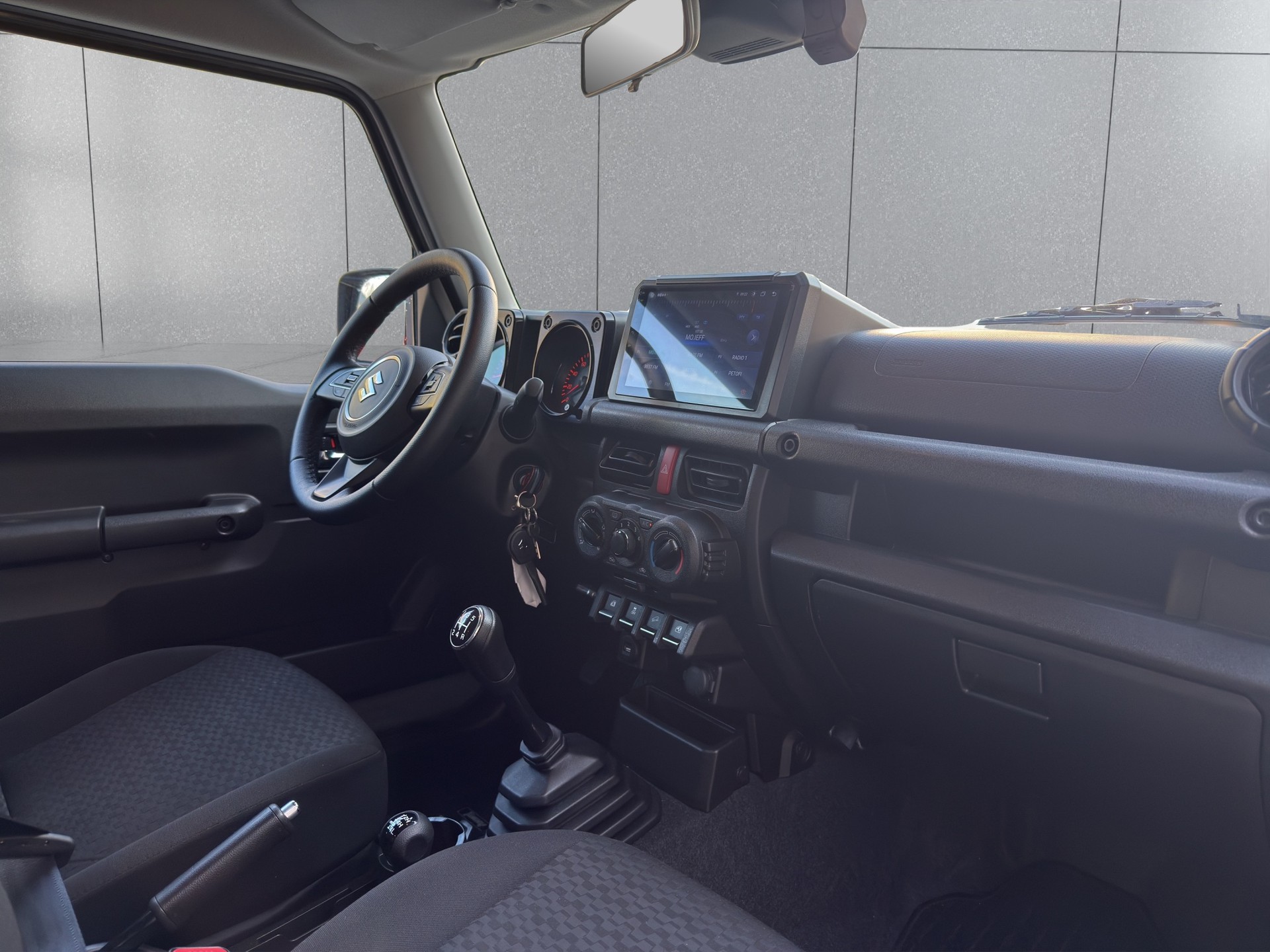 SUZUKI Jimny 1.5 Compact+ 4x4-image-8