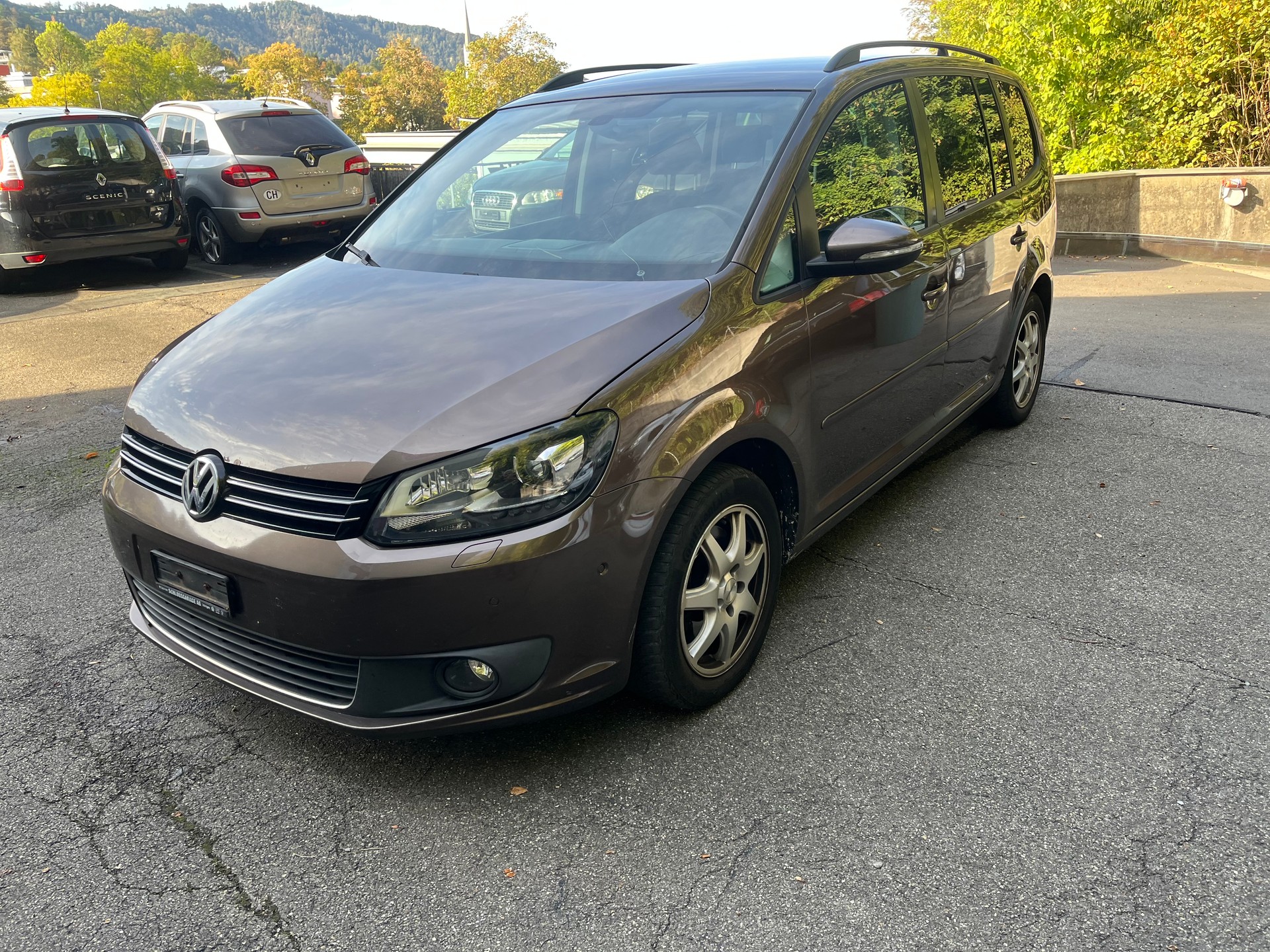 VW Touran 2.0 TDI BlueMotion Technology Team DSG-image-4