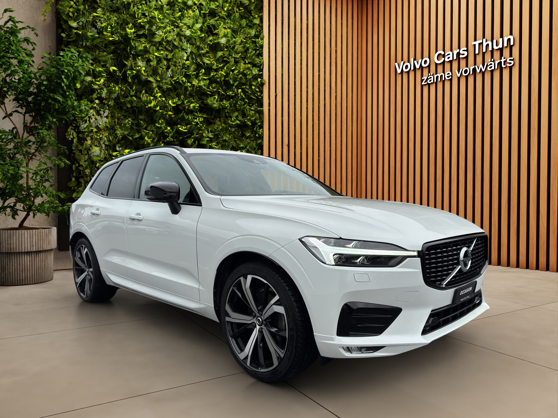 VOLVO XC60 2.0 B6 MH R-Design AWD-showroom-element-2