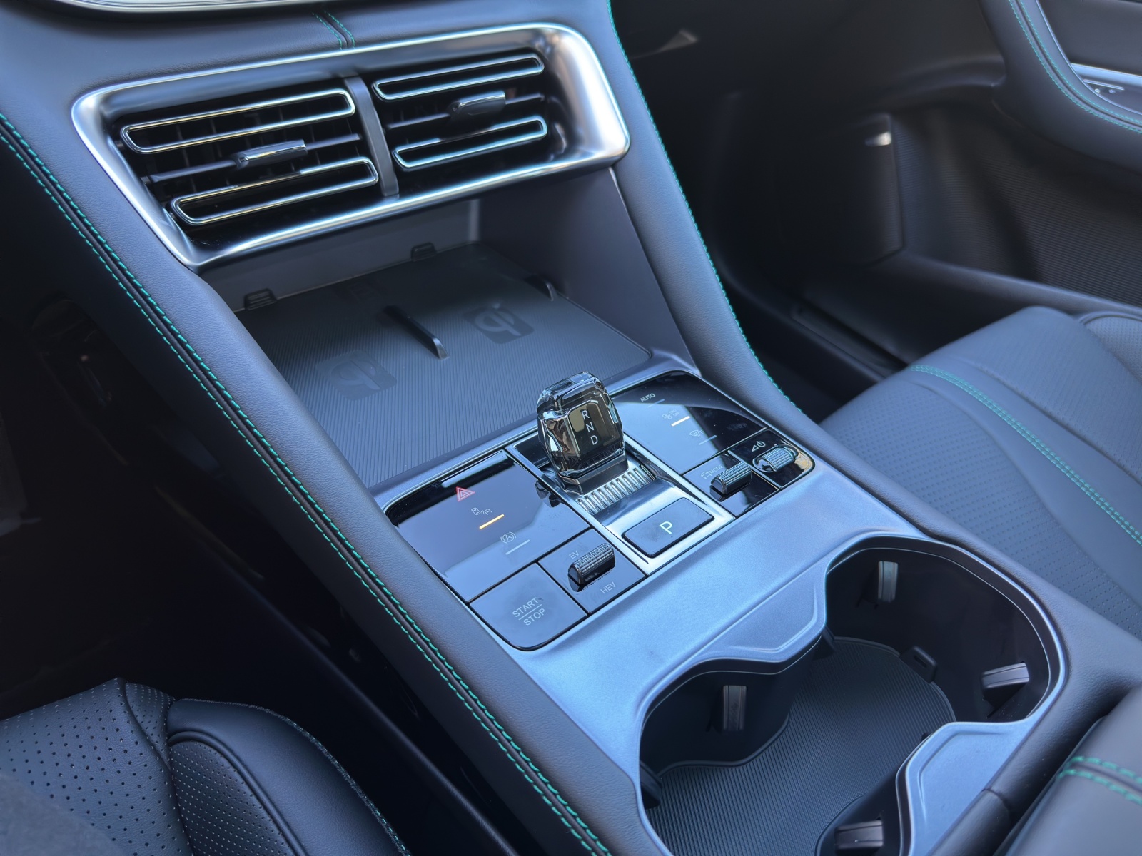 BYD Seal U DM-i Design AWD-image-9