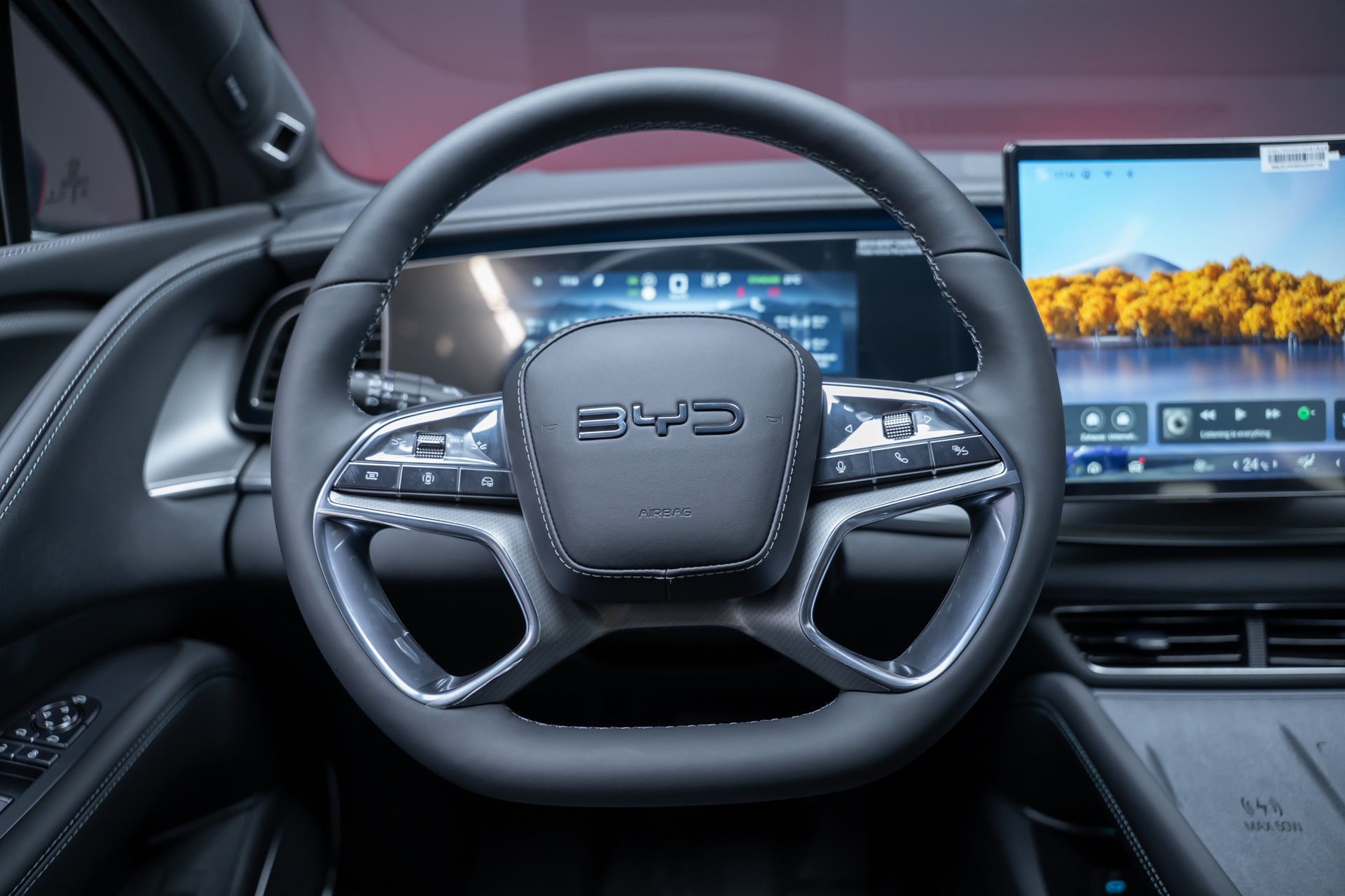 BYD Sealion 7 91,3 kWh Excellence AWD / Panoramadach / Head-Up Display / Sitzheizung & Lüftung-image-24