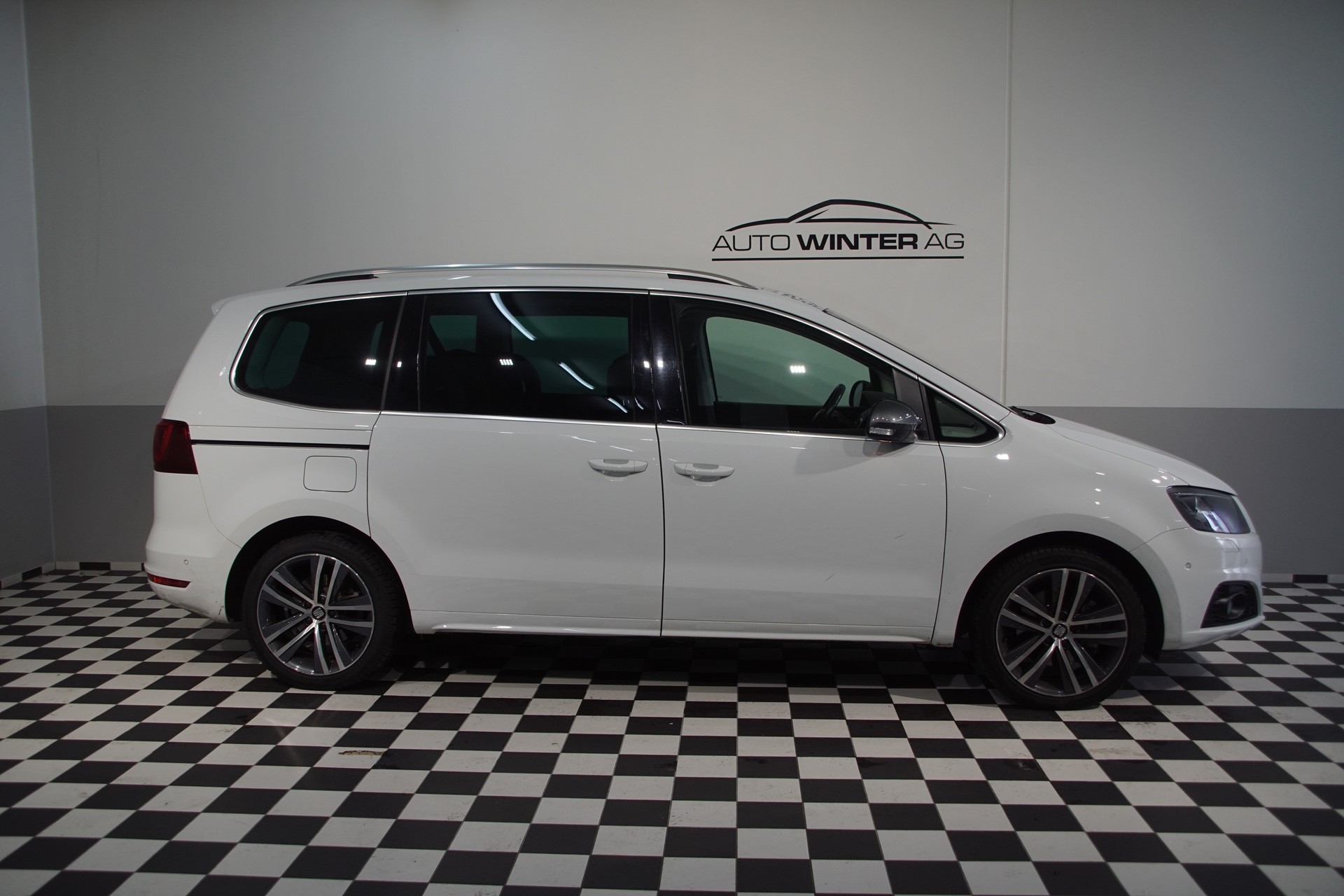 SEAT Alhambra 2.0 TDI FR Line 4Drive !!AHK!! 7-Sitze-image-6