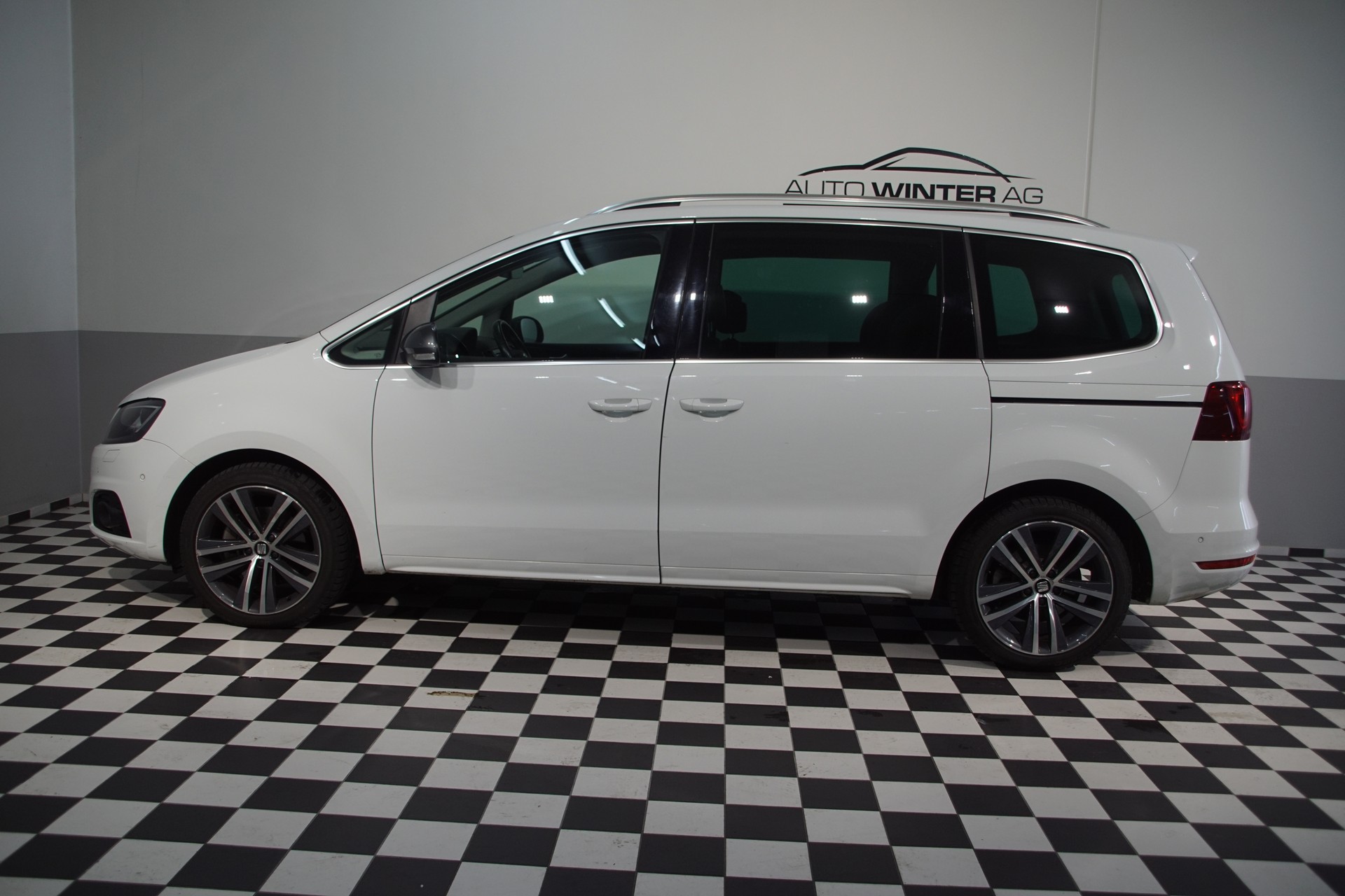 SEAT Alhambra 2.0 TDI FR Line 4Drive !!AHK!! 7-Sitze-image-10