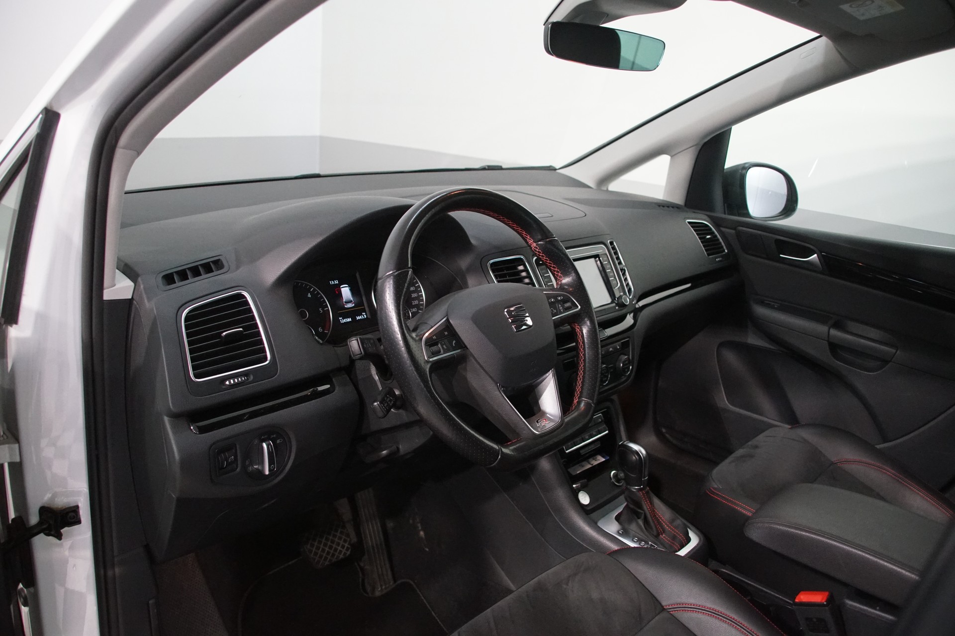 SEAT Alhambra 2.0 TDI FR Line 4Drive !!AHK!! 7-Sitze-image-12