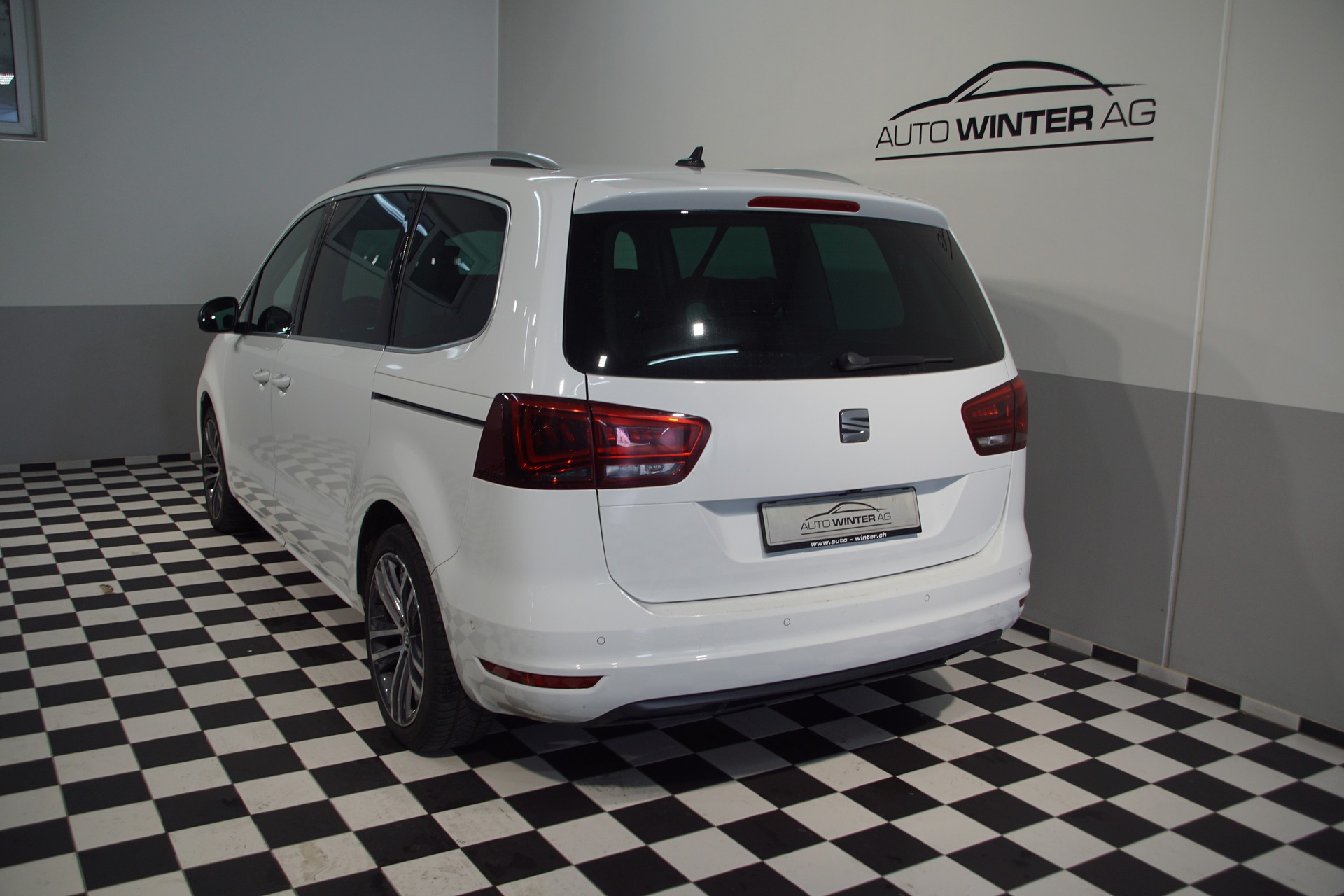 SEAT Alhambra 2.0 TDI FR Line 4Drive !!AHK!! 7-Sitze-image-9