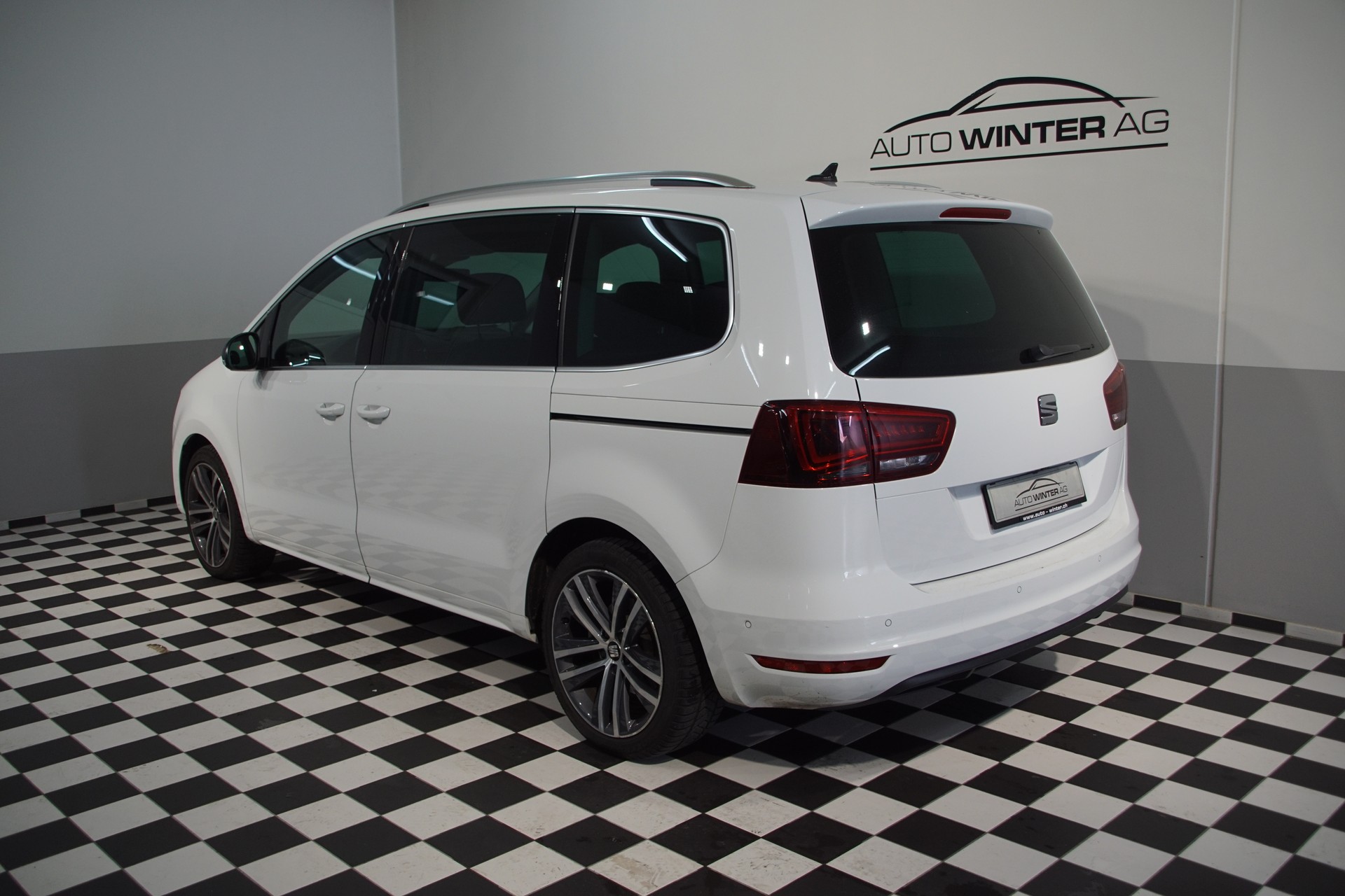 SEAT Alhambra 2.0 TDI FR Line 4Drive !!AHK!! 7-Sitze-image-7