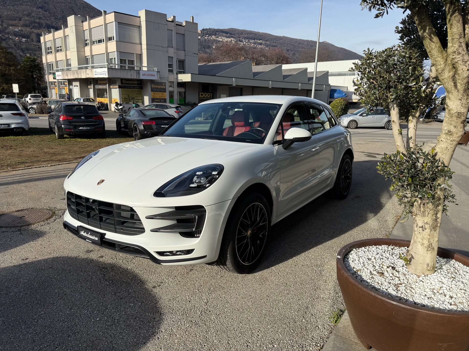 PORSCHE Macan Turbo PDK-image-5