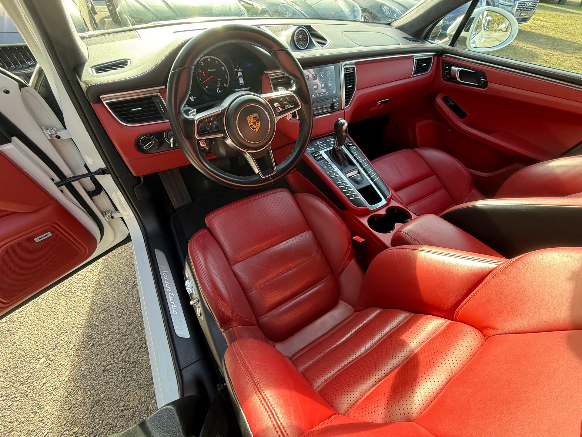 PORSCHE Macan Turbo PDK-image-9