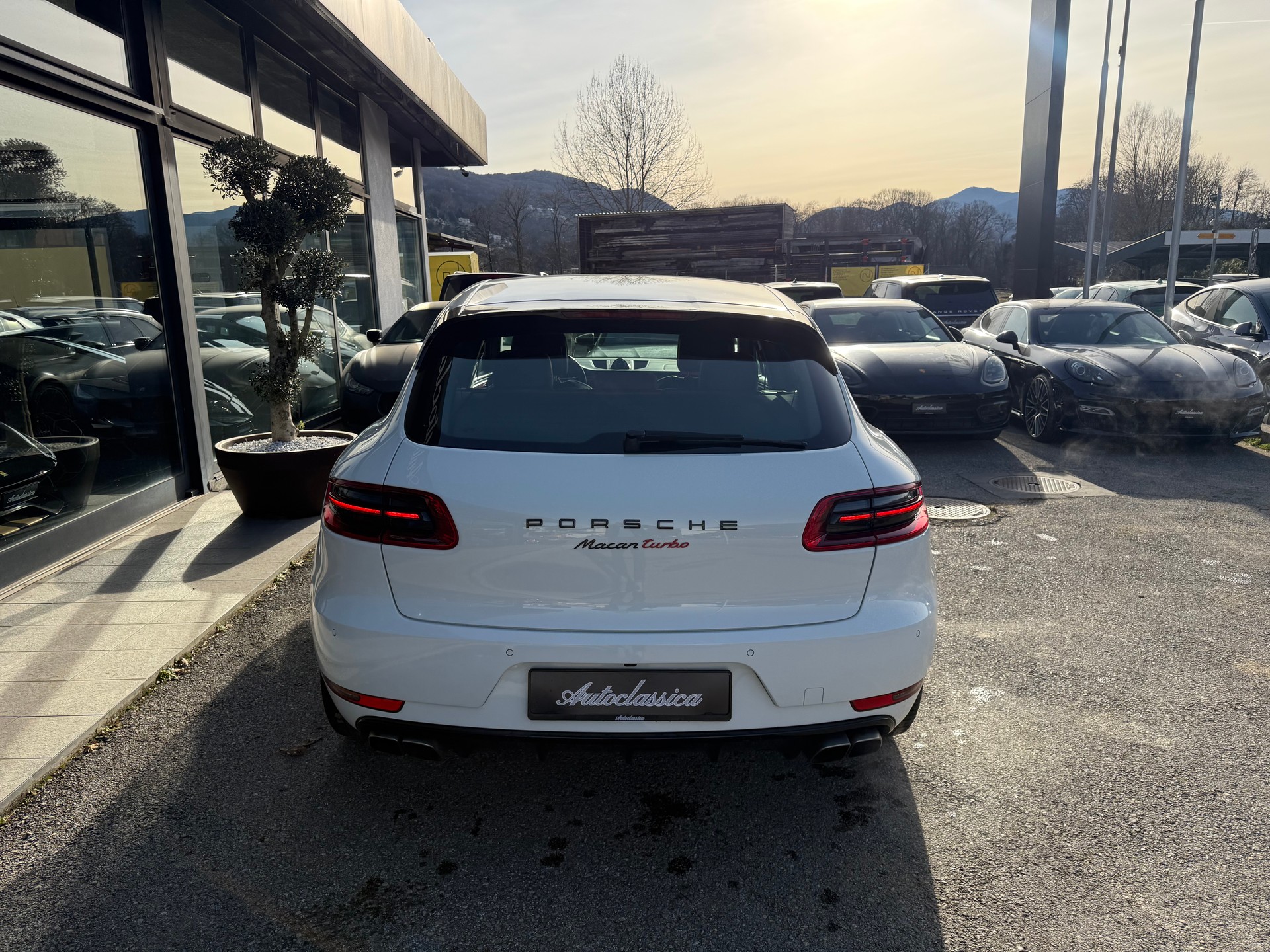 PORSCHE Macan Turbo PDK-image-2