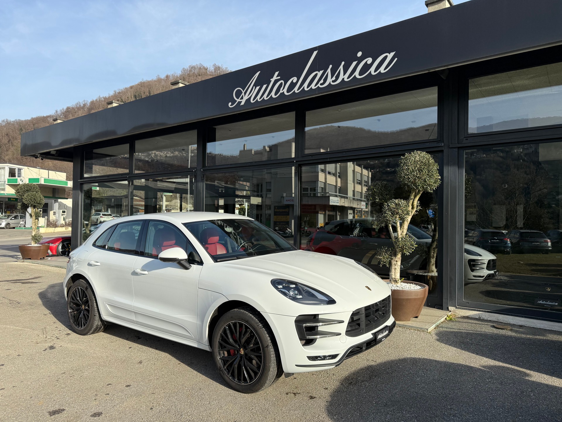 PORSCHE Macan Turbo PDK-image-4