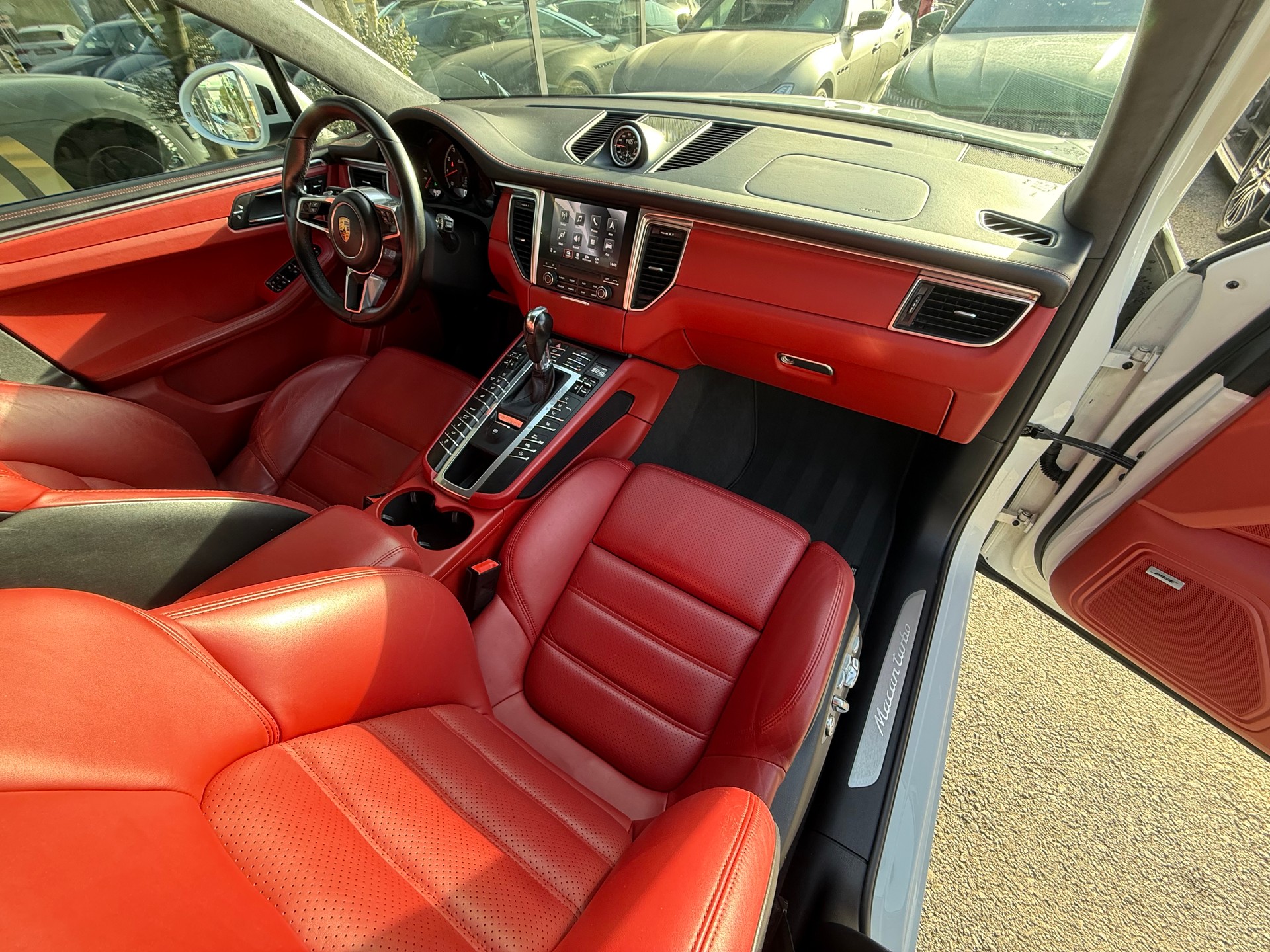 PORSCHE Macan Turbo PDK-image-11