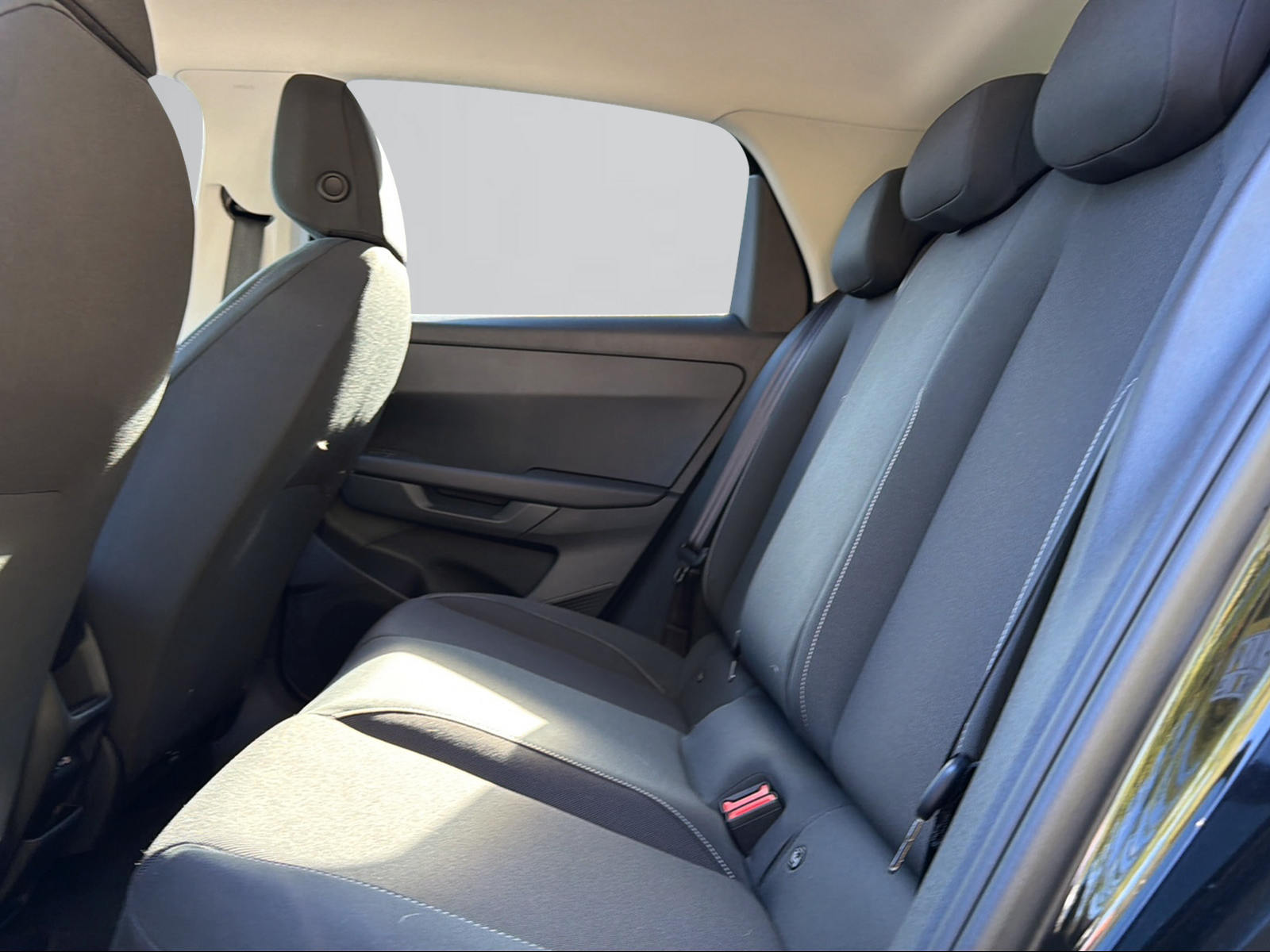 VW ID.Polo 52 kWh Life Edition One-image-10