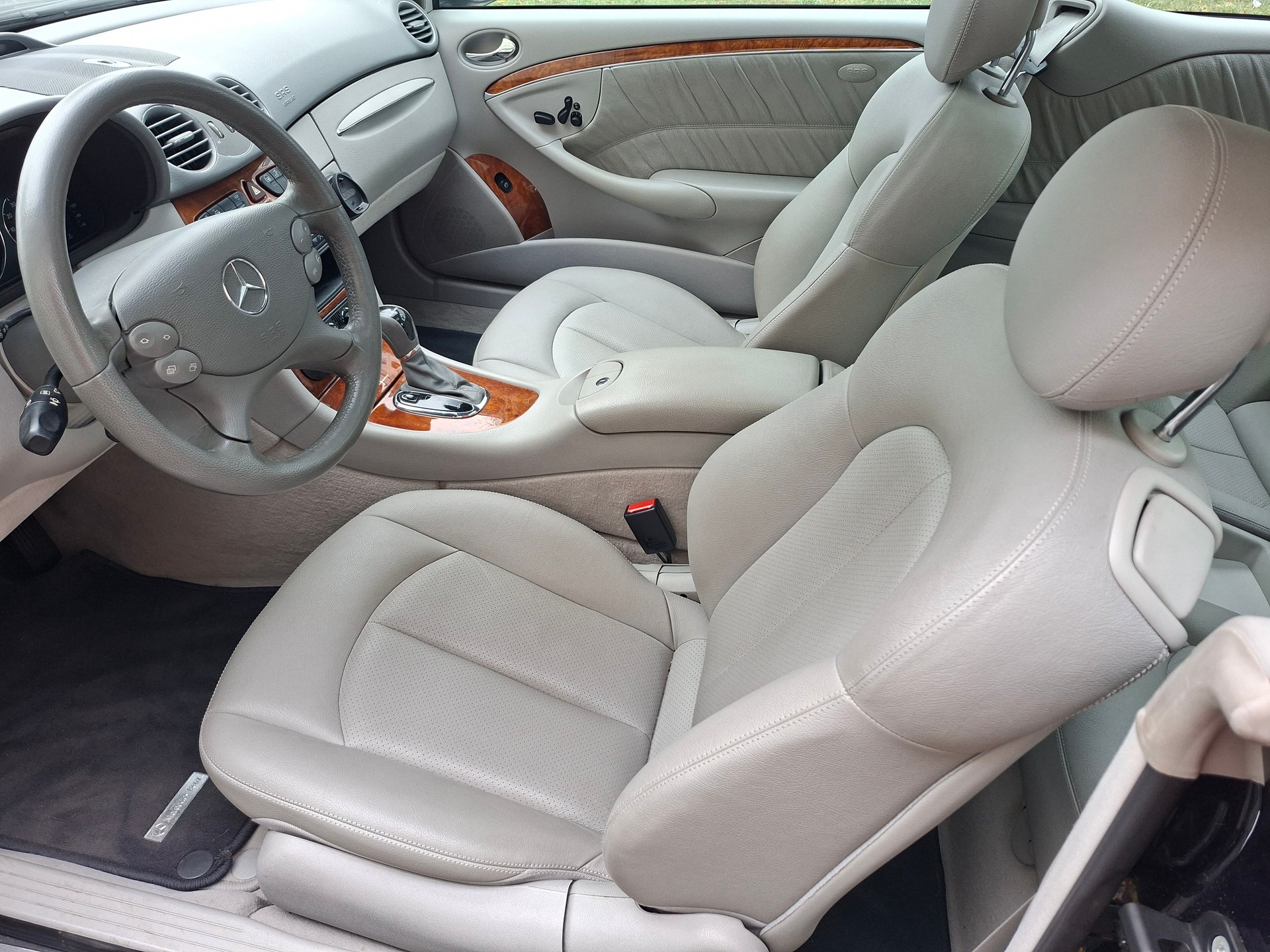 MERCEDES-BENZ CLK 320 Elégance Automatic-image-6