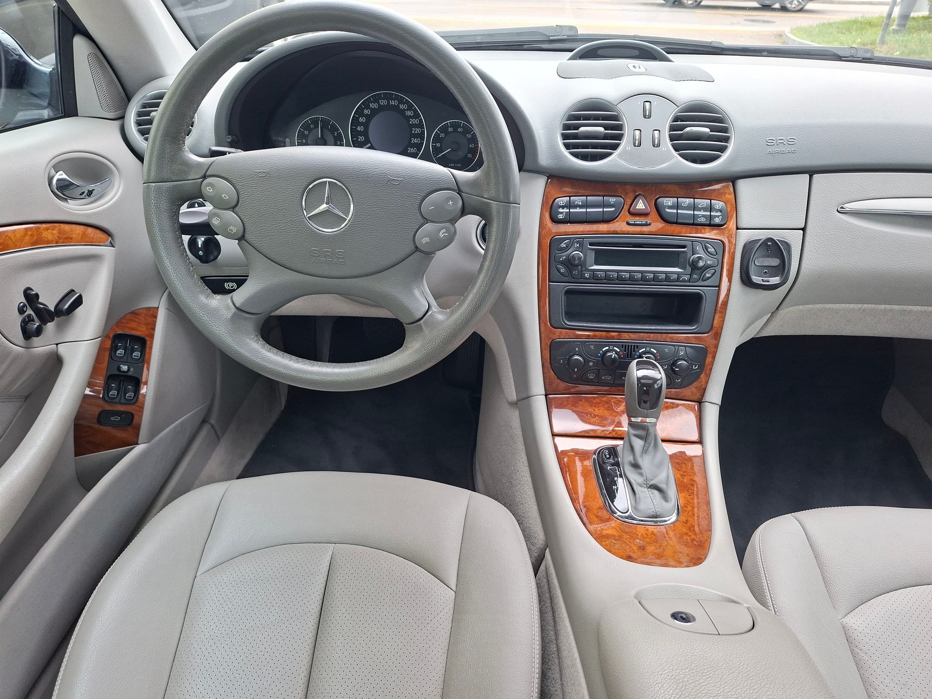 MERCEDES-BENZ CLK 320 Elégance Automatic-image-8