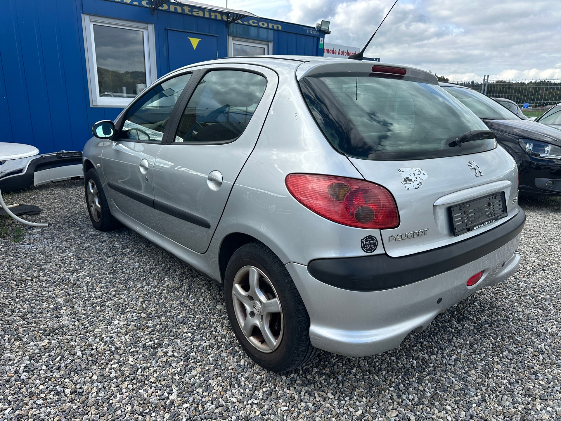 PEUGEOT 206 1.6 16V (XT) Premium-image-3