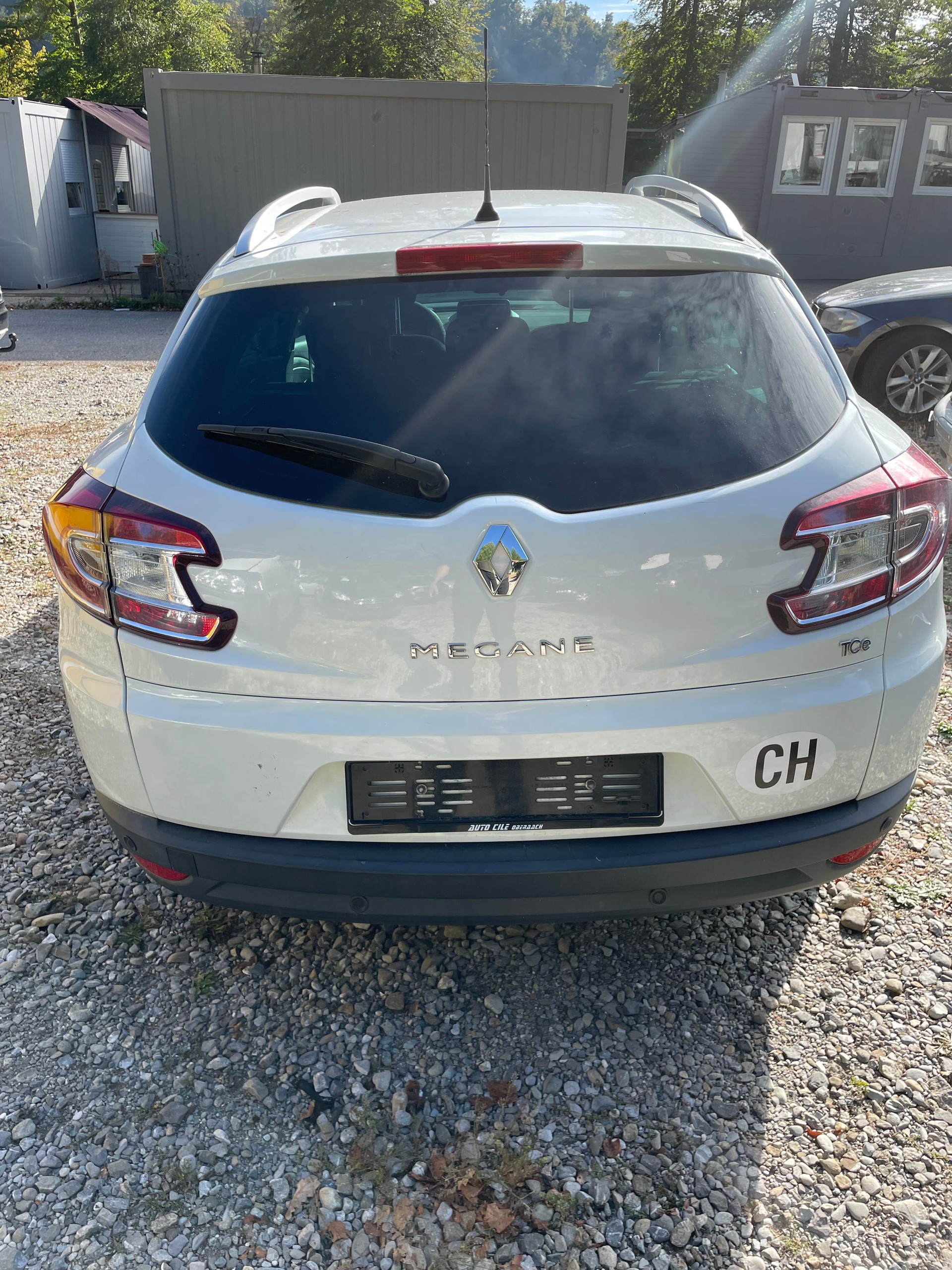 RENAULT Mégane Grandtour 1.2 16V Turbo Bose EDC-image-6