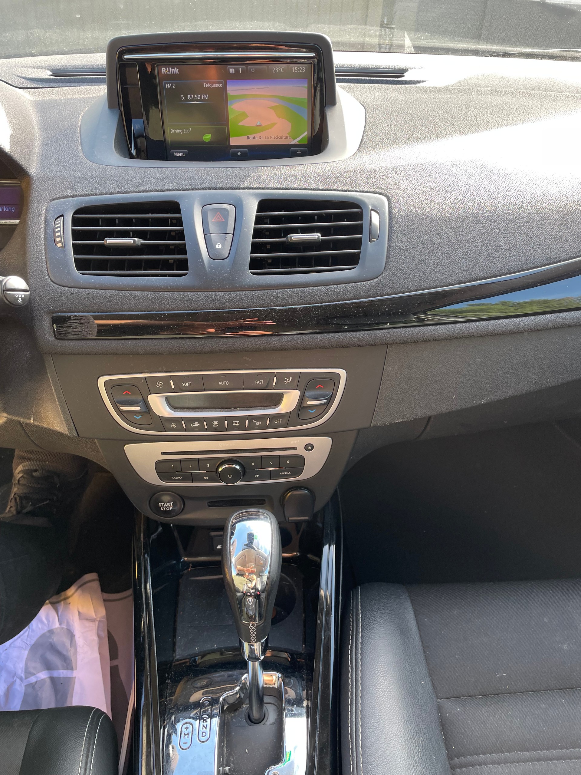 RENAULT Mégane Grandtour 1.2 16V Turbo Bose EDC-image-10