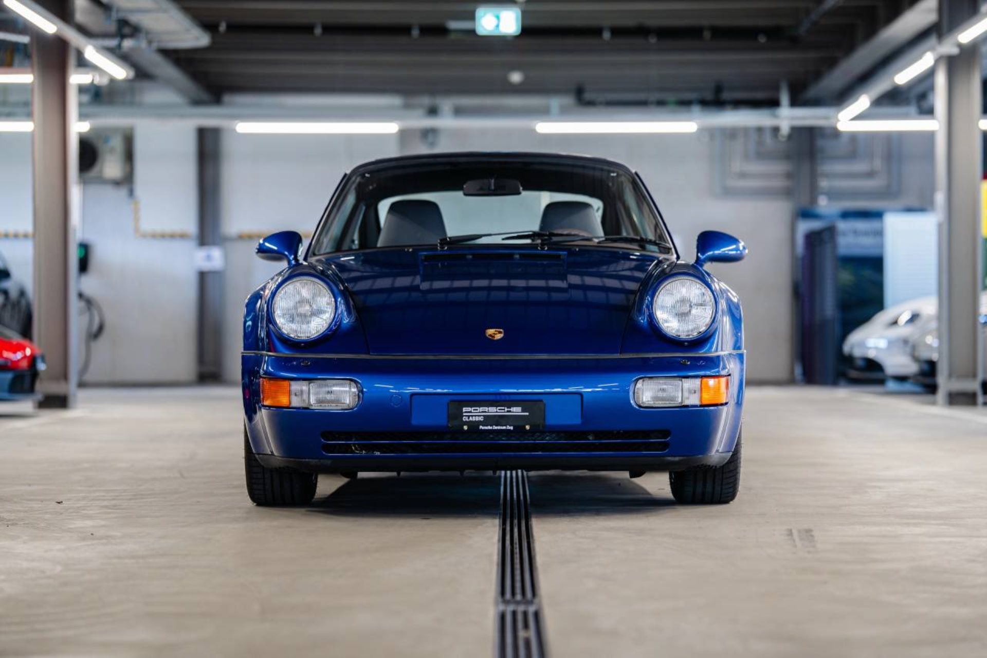 PORSCHE 911 Carrera 2 Coupé-image-7