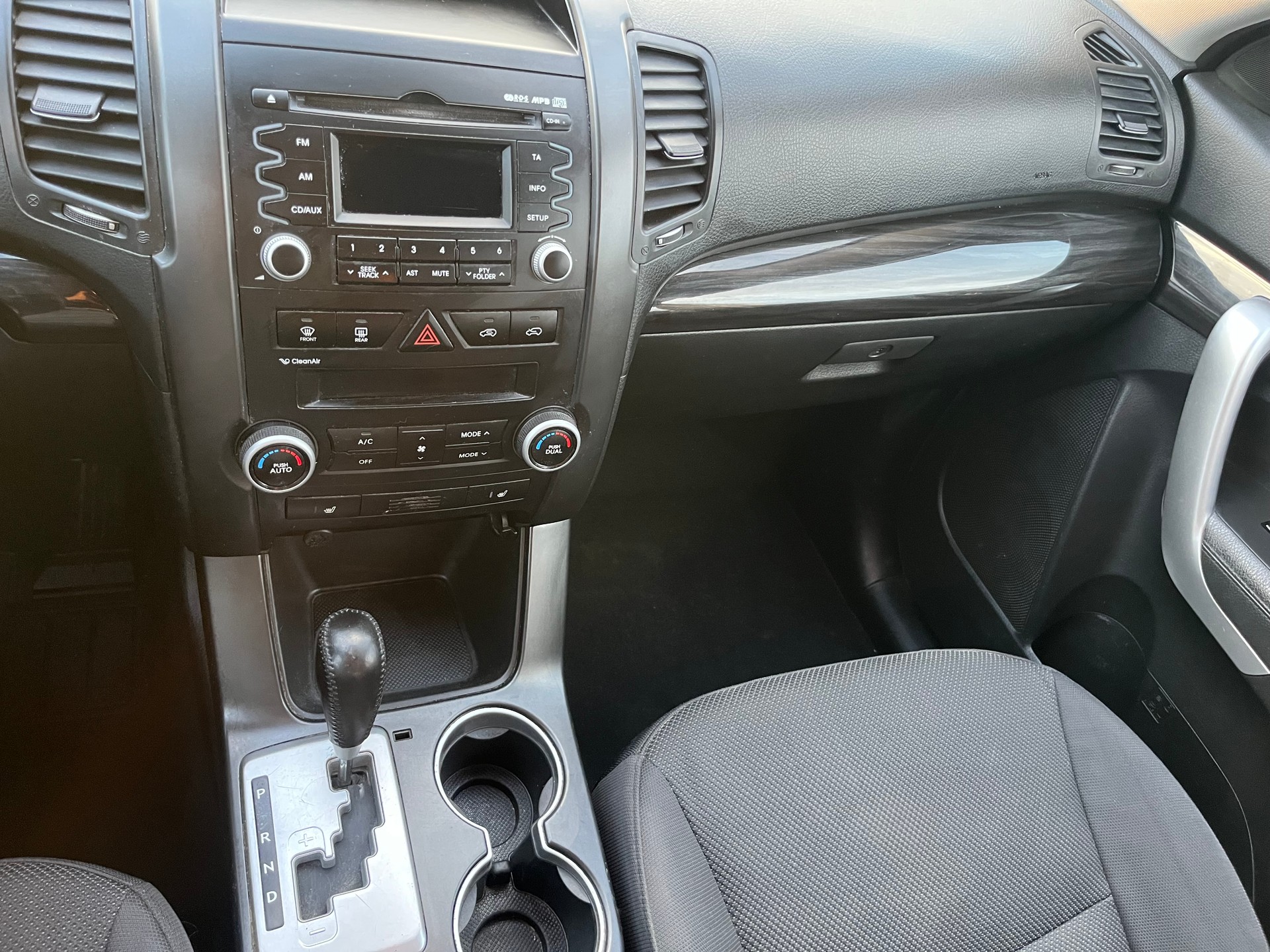 KIA Sorento 2.2 CRDI Style Automatic-image-13
