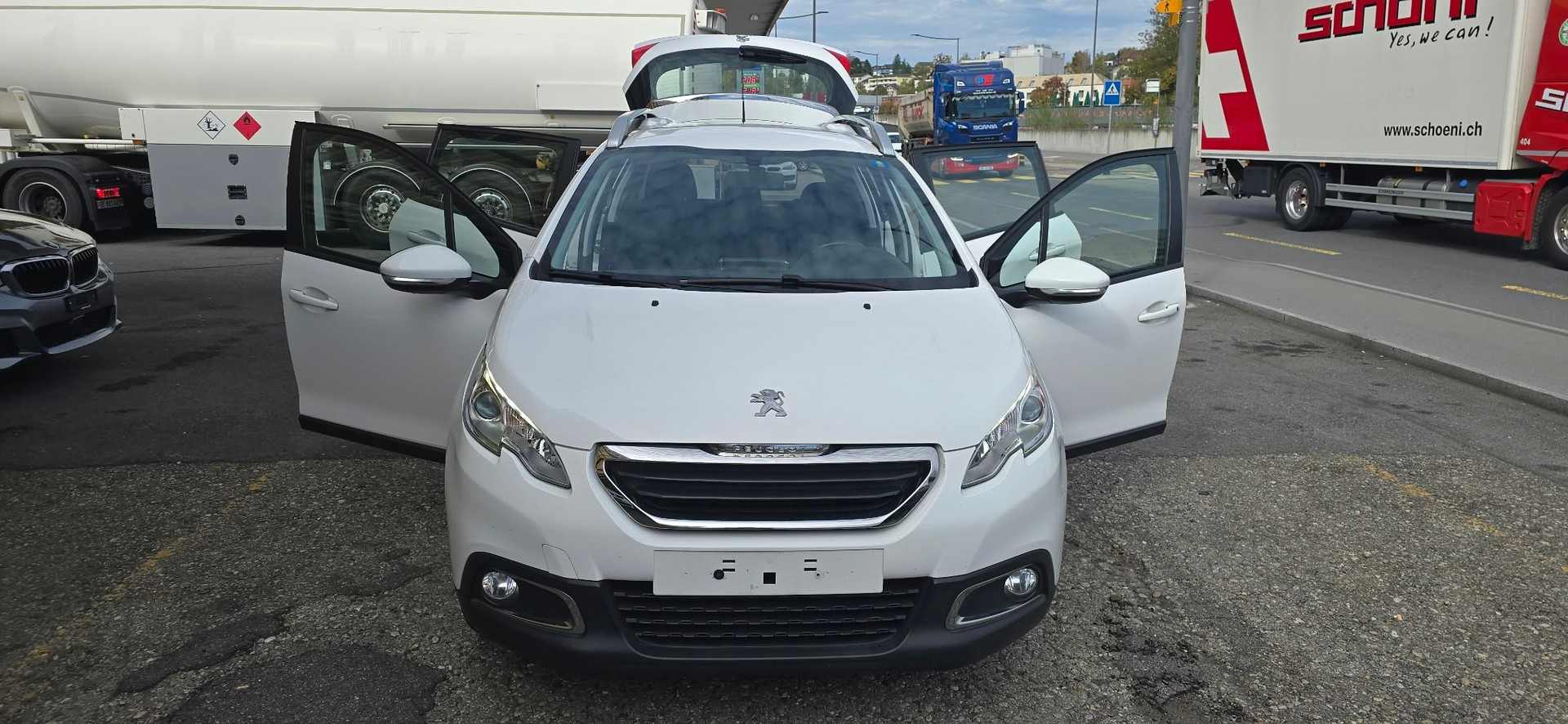 PEUGEOT 2008 1.2 VTI Style-image-4