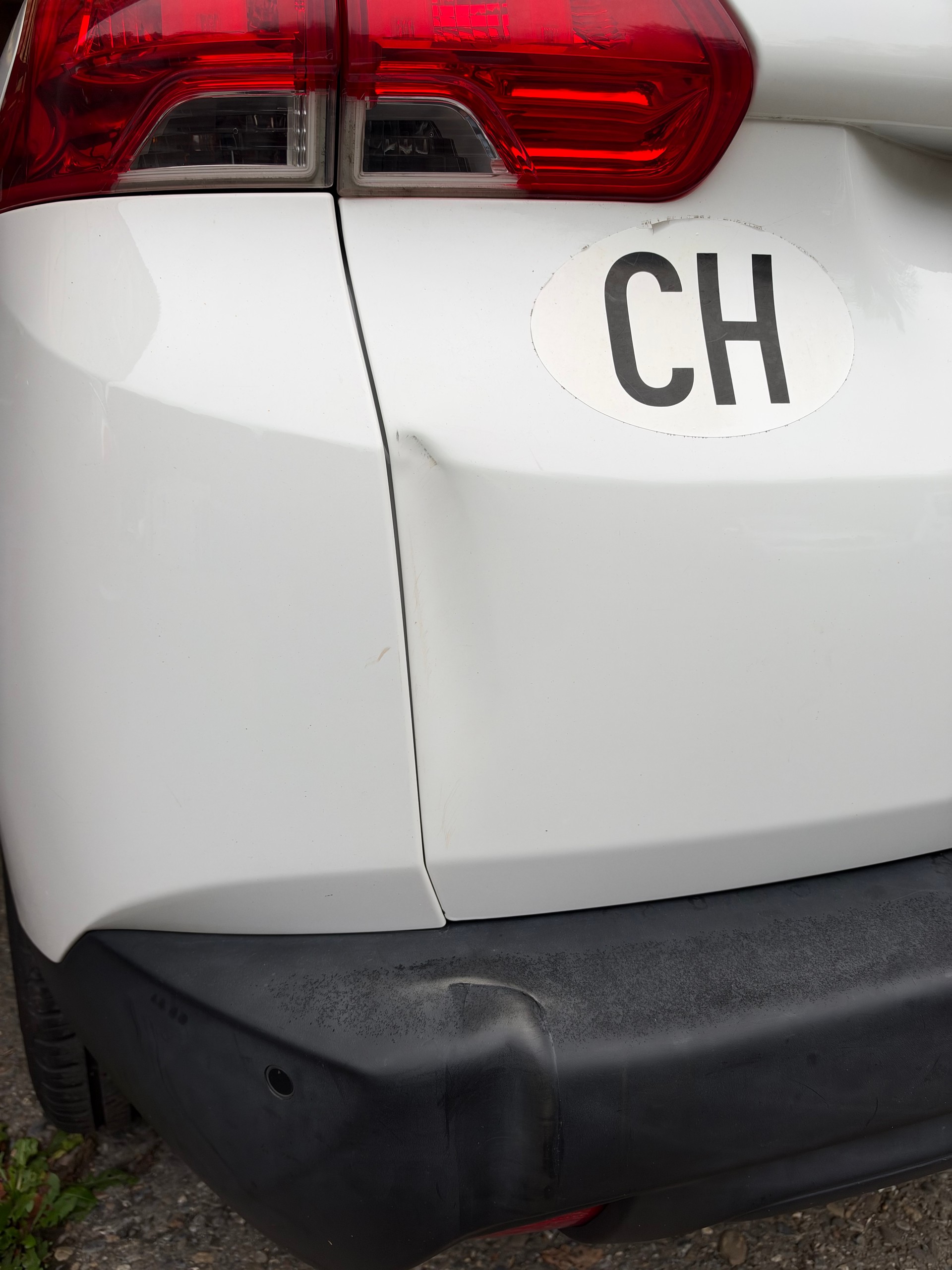 PEUGEOT 2008 1.2 VTI Style-image-13