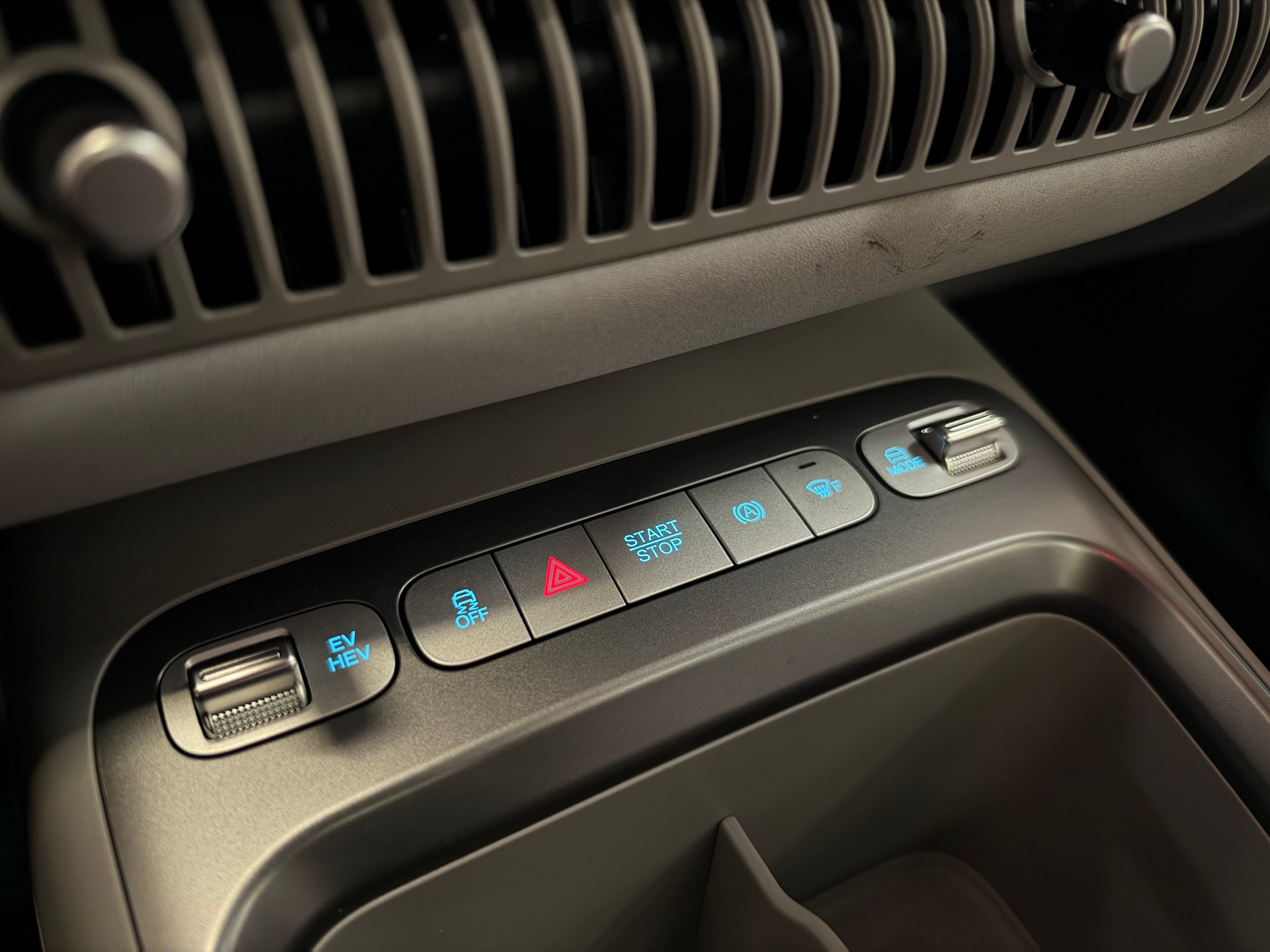 BYD Dolphin G DM-i Comfort-image-21