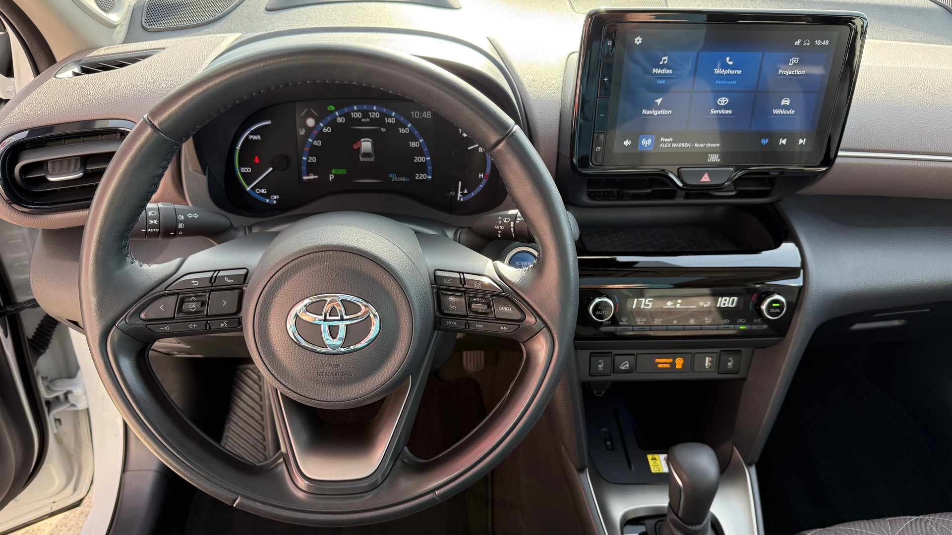 TOYOTA Yaris Cross 1.5 Elegant e-CVT AWDi-image-9