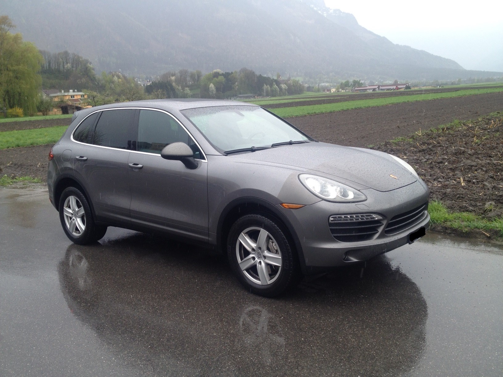 PORSCHE Cayenne S-image-1