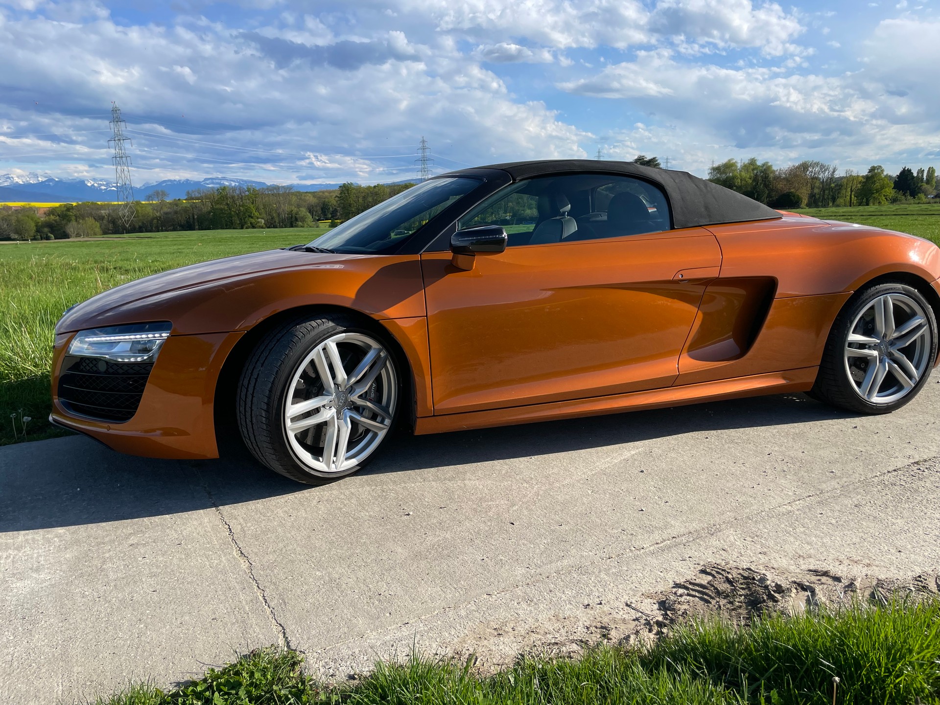AUDI R8 Spyder 5.2 S-Tronic-image-3