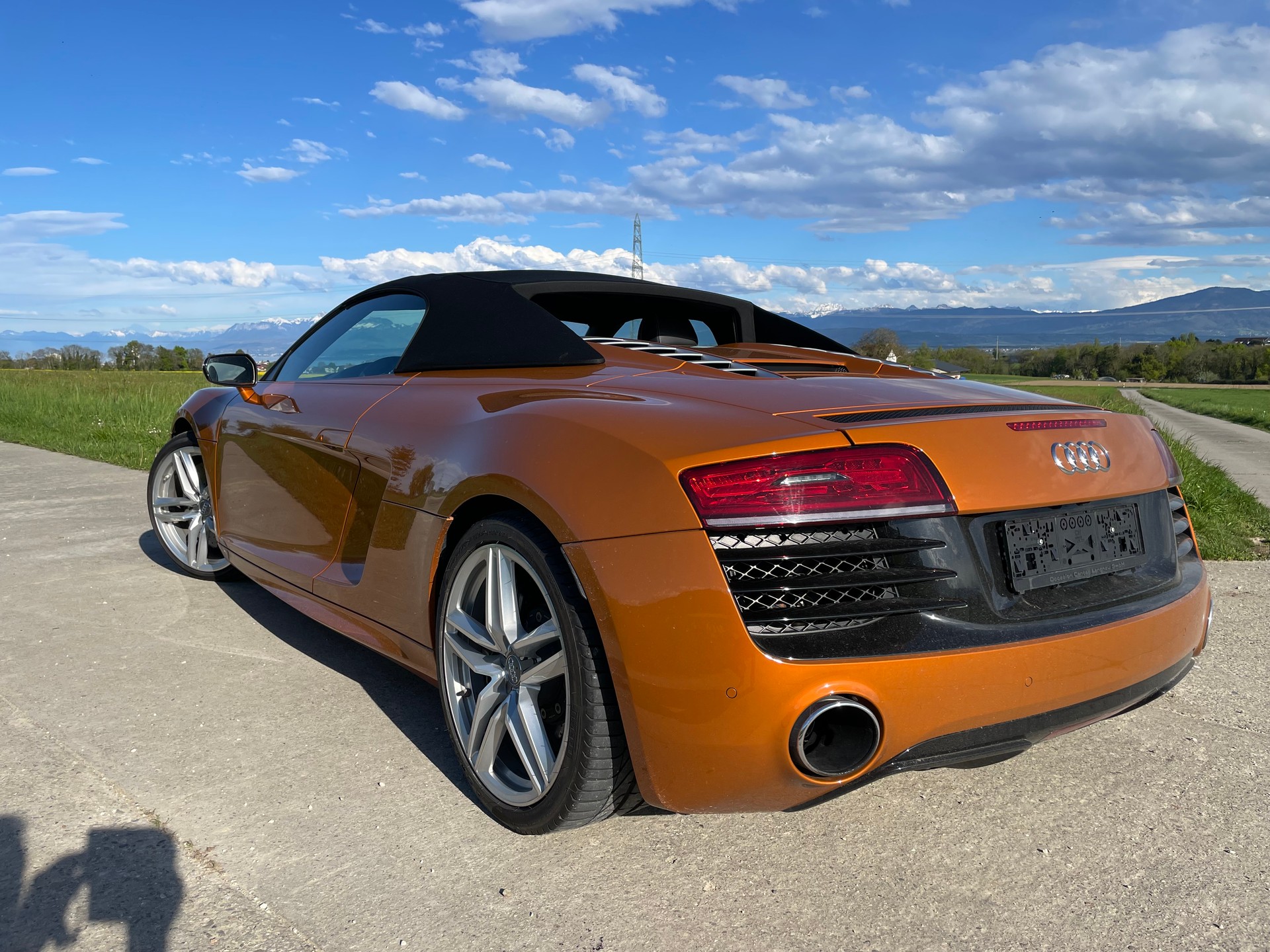 AUDI R8 Spyder 5.2 S-Tronic-image-6