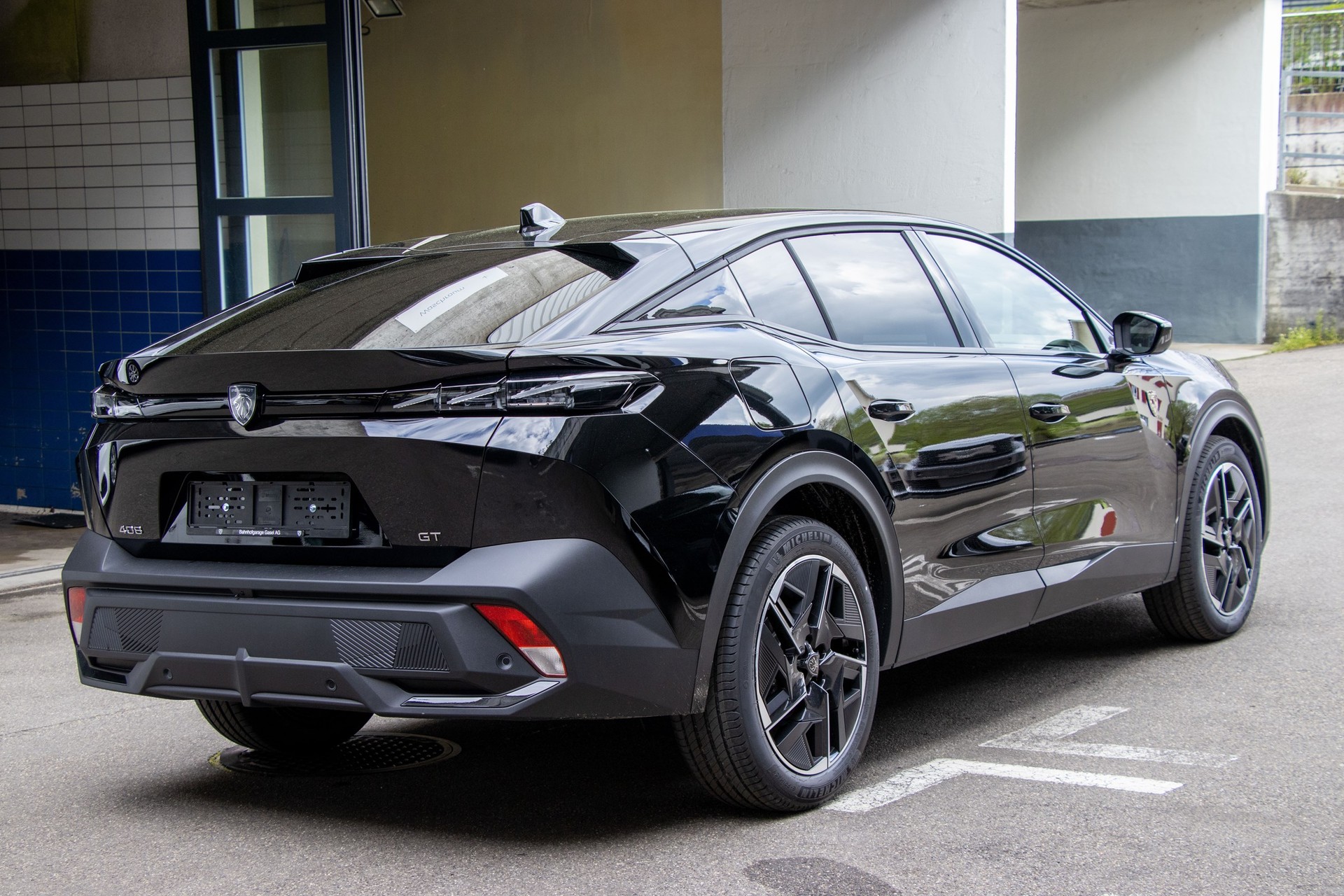 PEUGEOT 408 1.2 PureTech GT EAT8-image-2