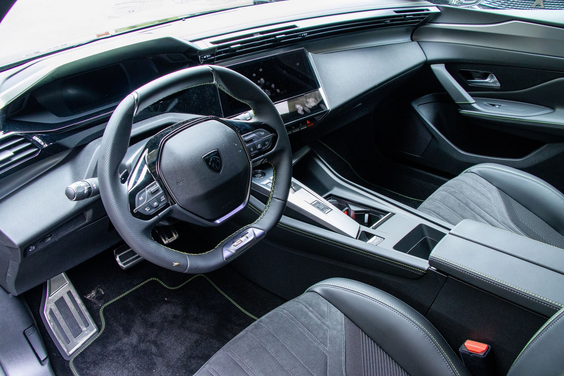 PEUGEOT 408 1.2 PureTech GT EAT8-image-4