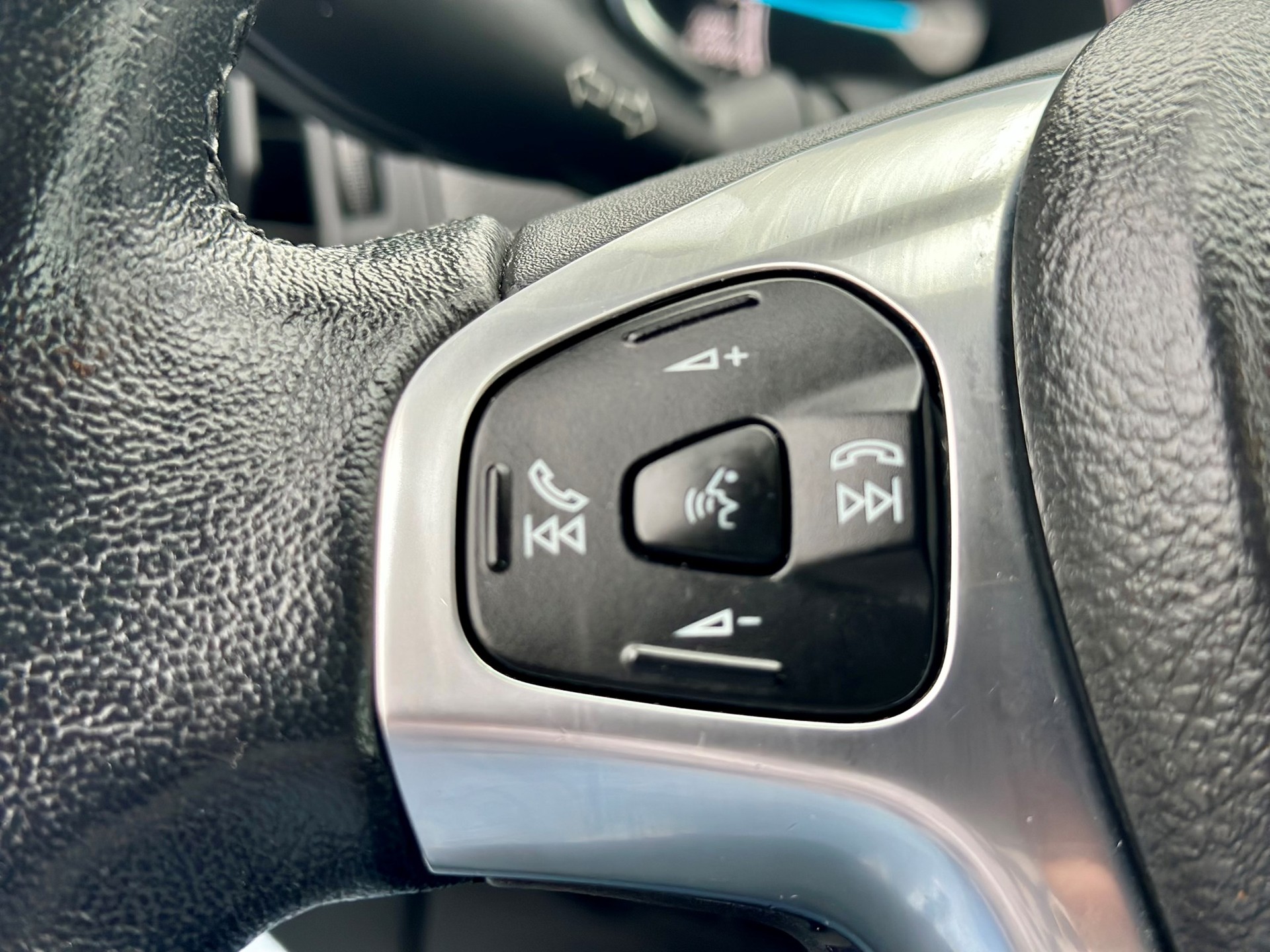 FORD B-Max 1.0 SCTi Trend-image-15