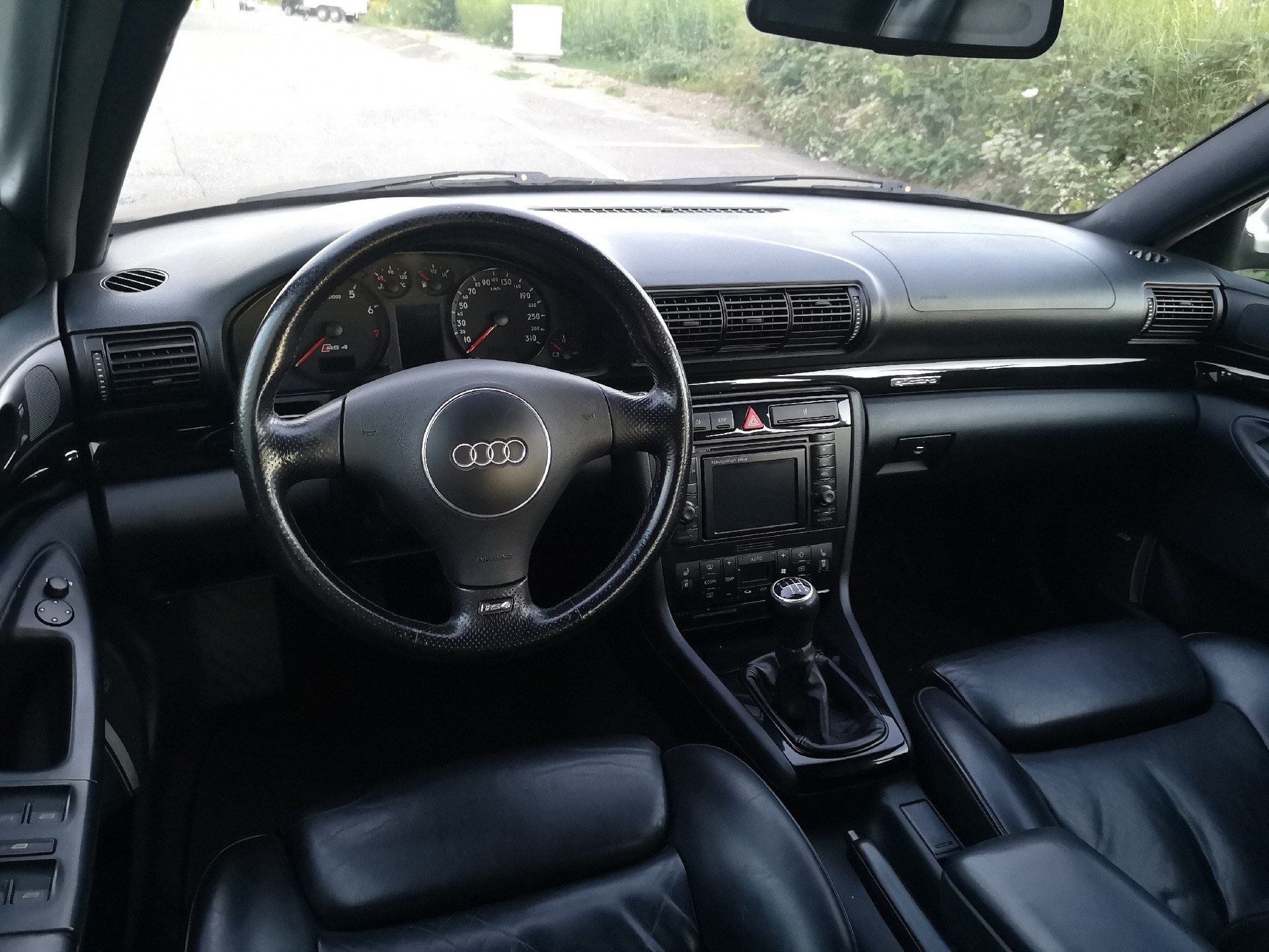 AUDI RS4 Avant quattro-image-10