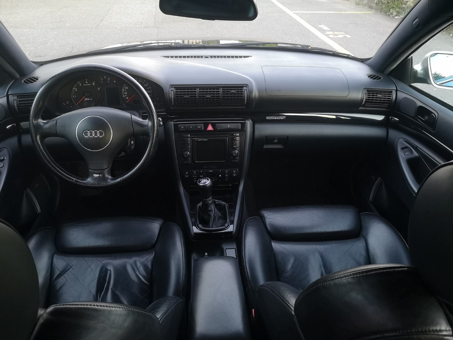 AUDI RS4 Avant quattro-image-14