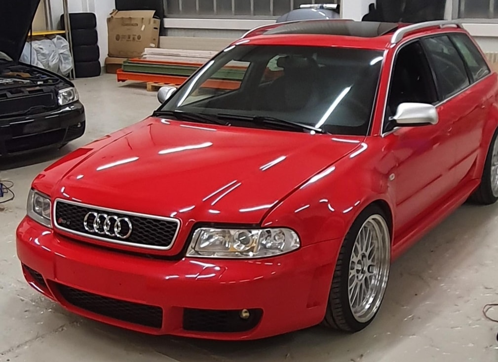 AUDI RS4 Avant quattro