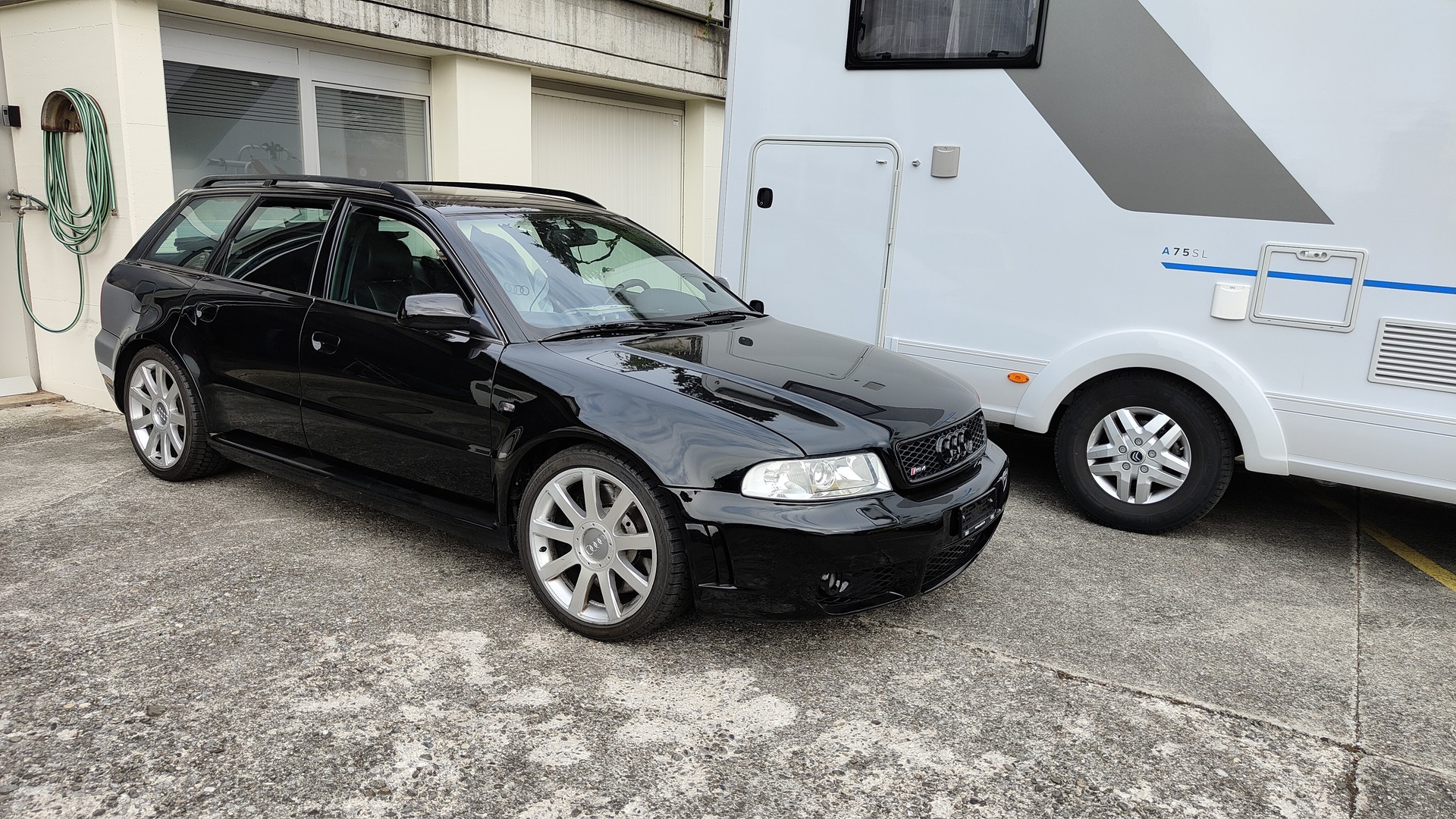 AUDI 2.7 V6 Biturbo quattro-image-1