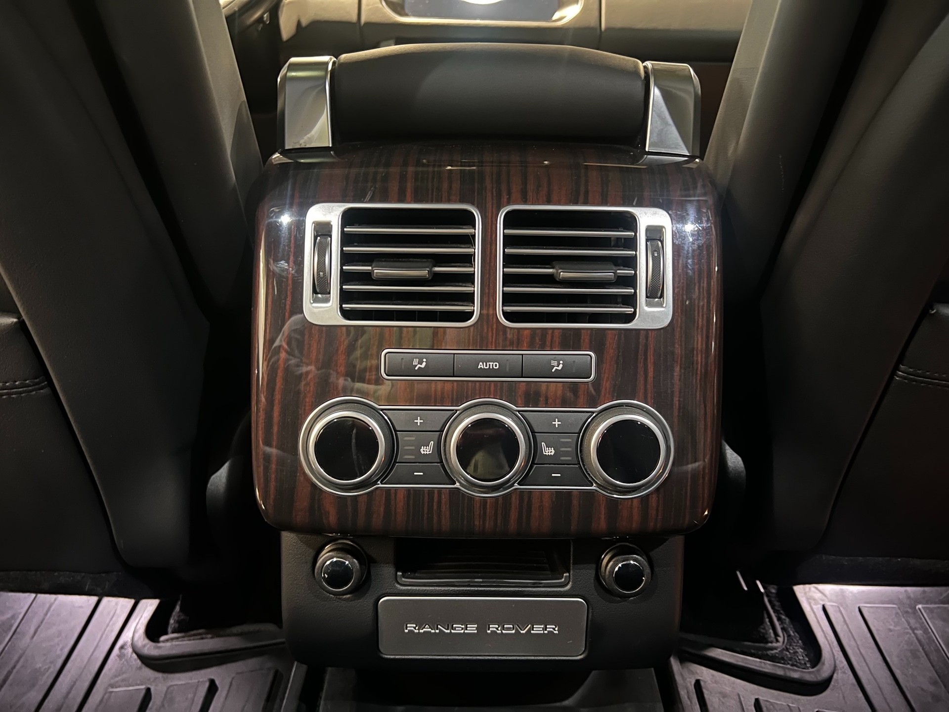 LAND ROVER Range Rover 3.0 V6 SC Vogue Automatic-image-15