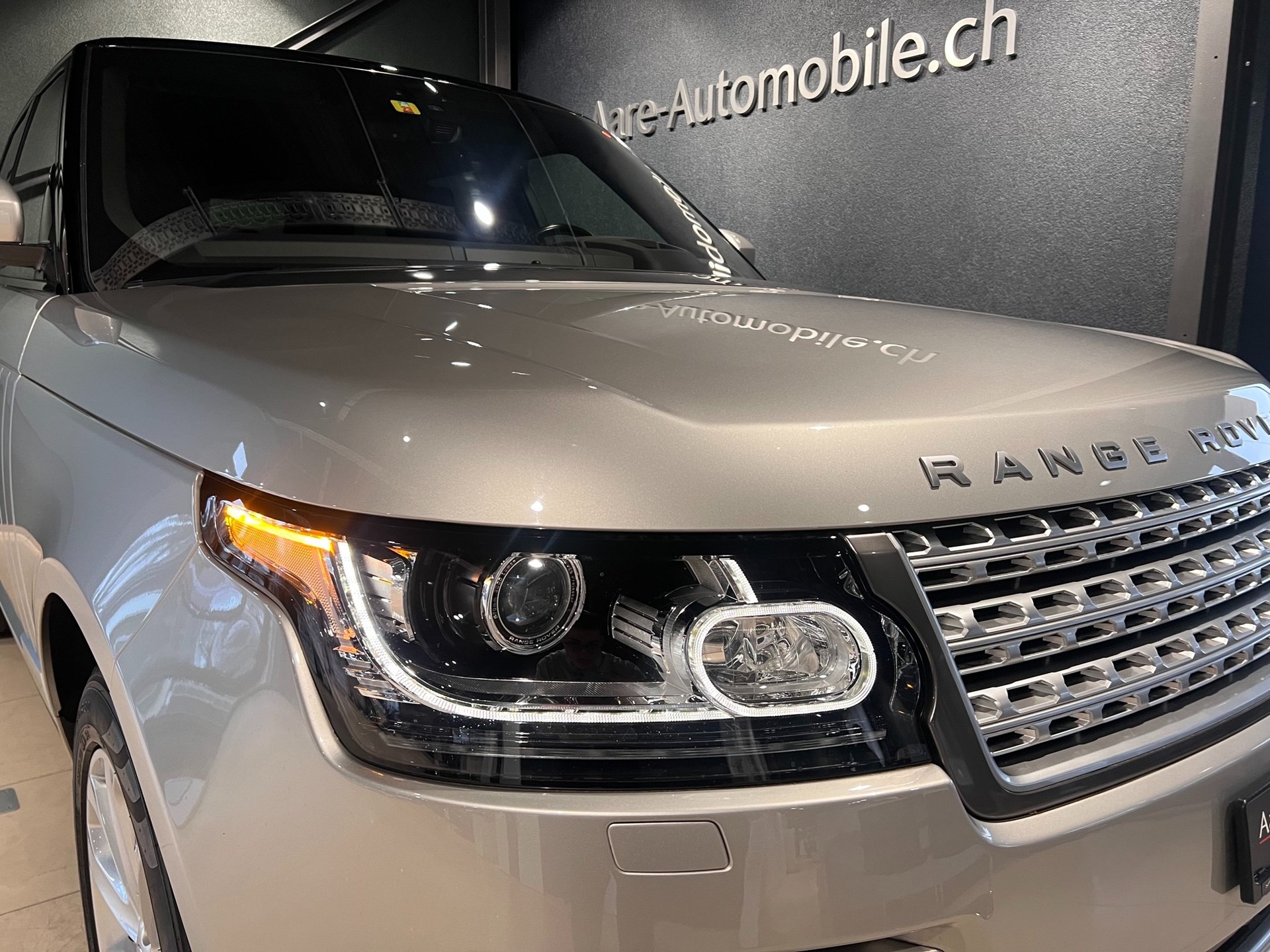 LAND ROVER Range Rover 3.0 V6 SC Vogue Automatic-image-6