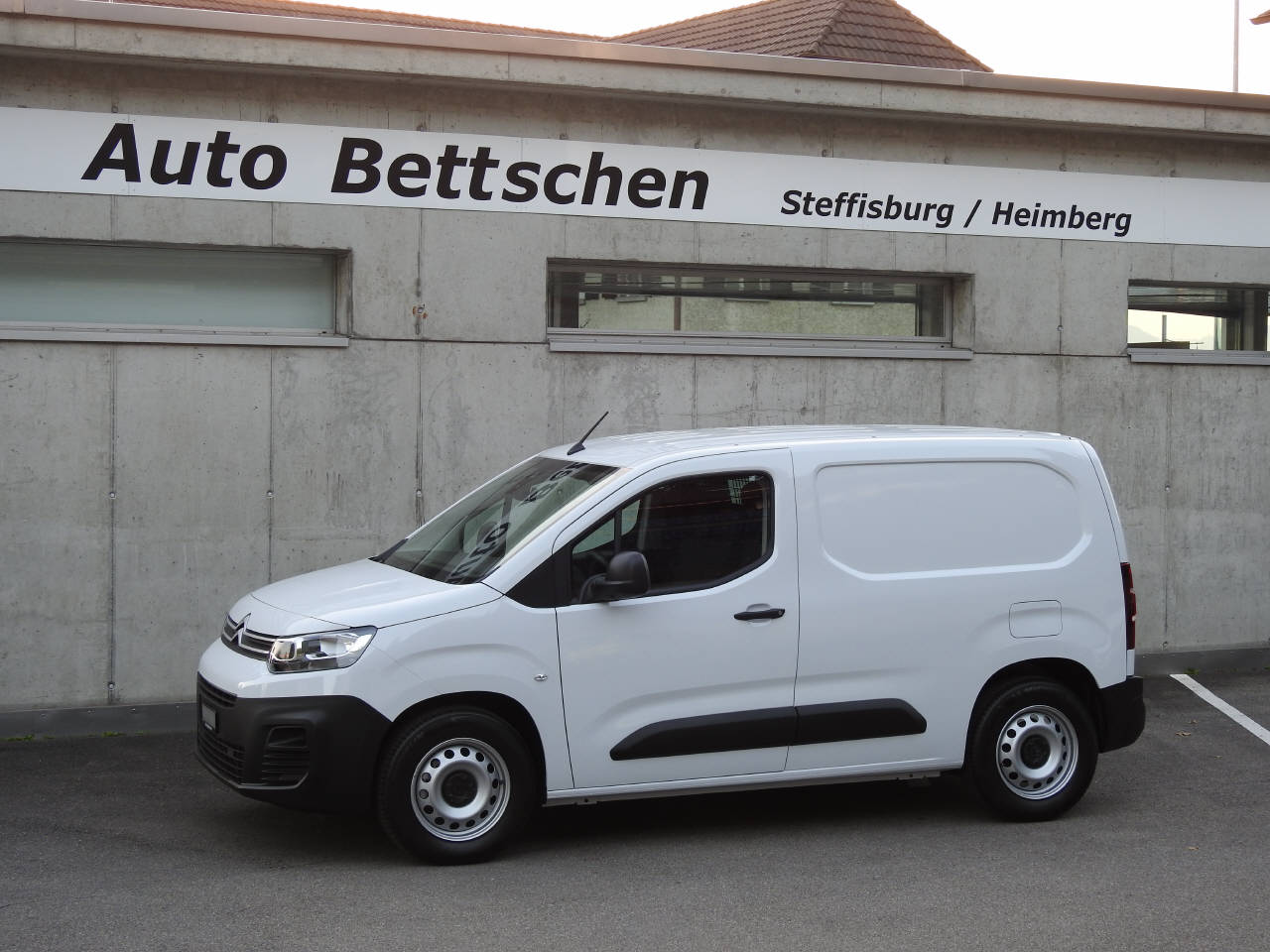 CITROEN e-Berlingo 1000 M 50kWh Swiss Edition-image-1