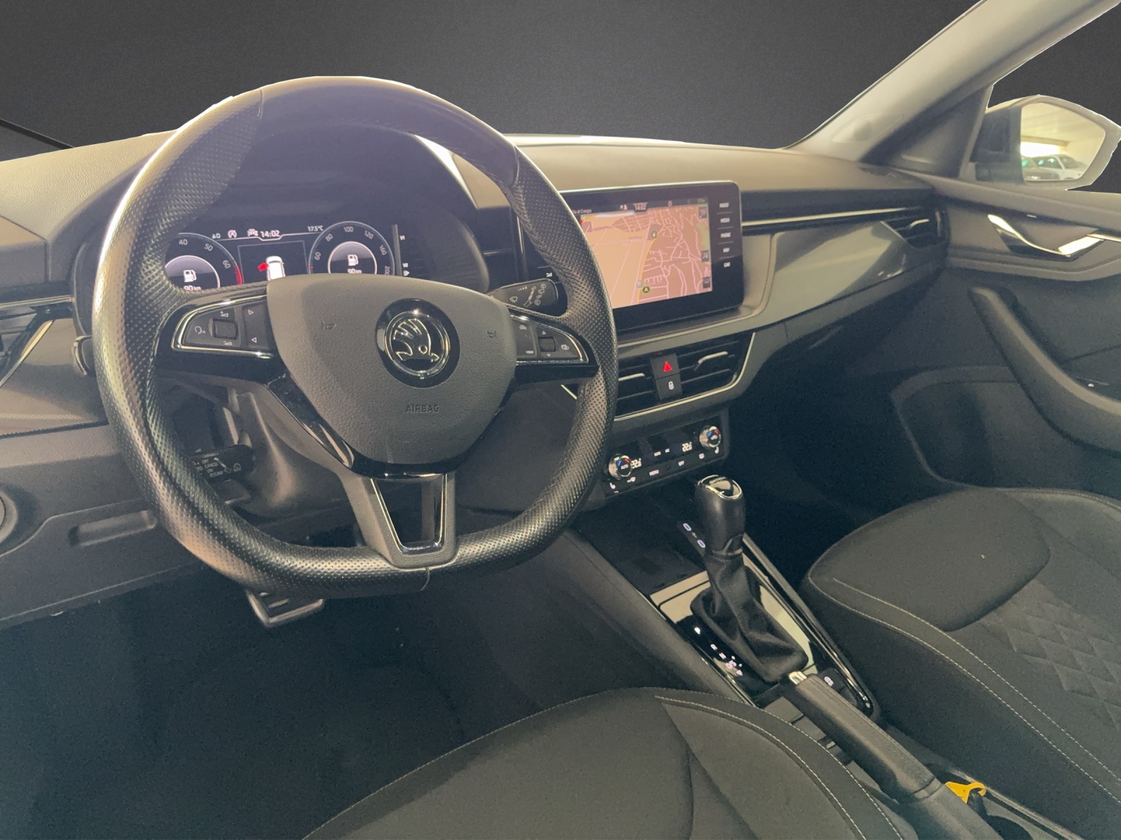 SKODA Kamiq 1.0 TSI Ambition DSG-image-6