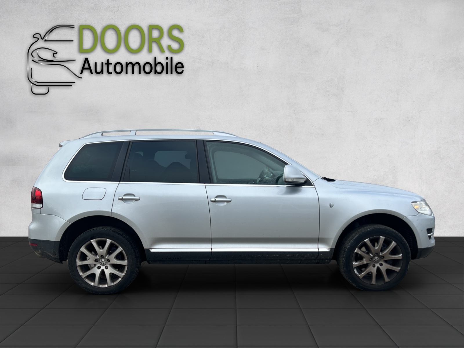 VW Touareg 5.0 TDI V10 Automatic-image-5