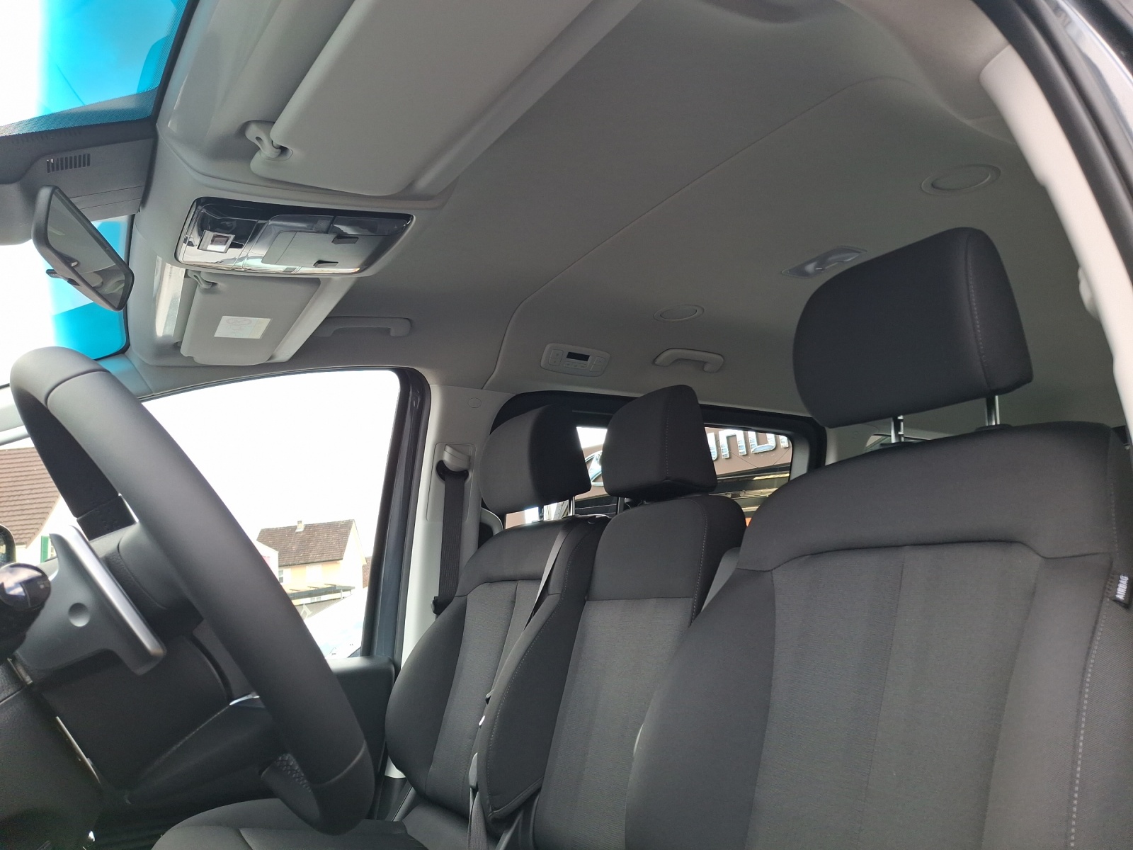 HYUNDAI Staria Wagon 1.6 T-GDi HEV Amplia A-image-9