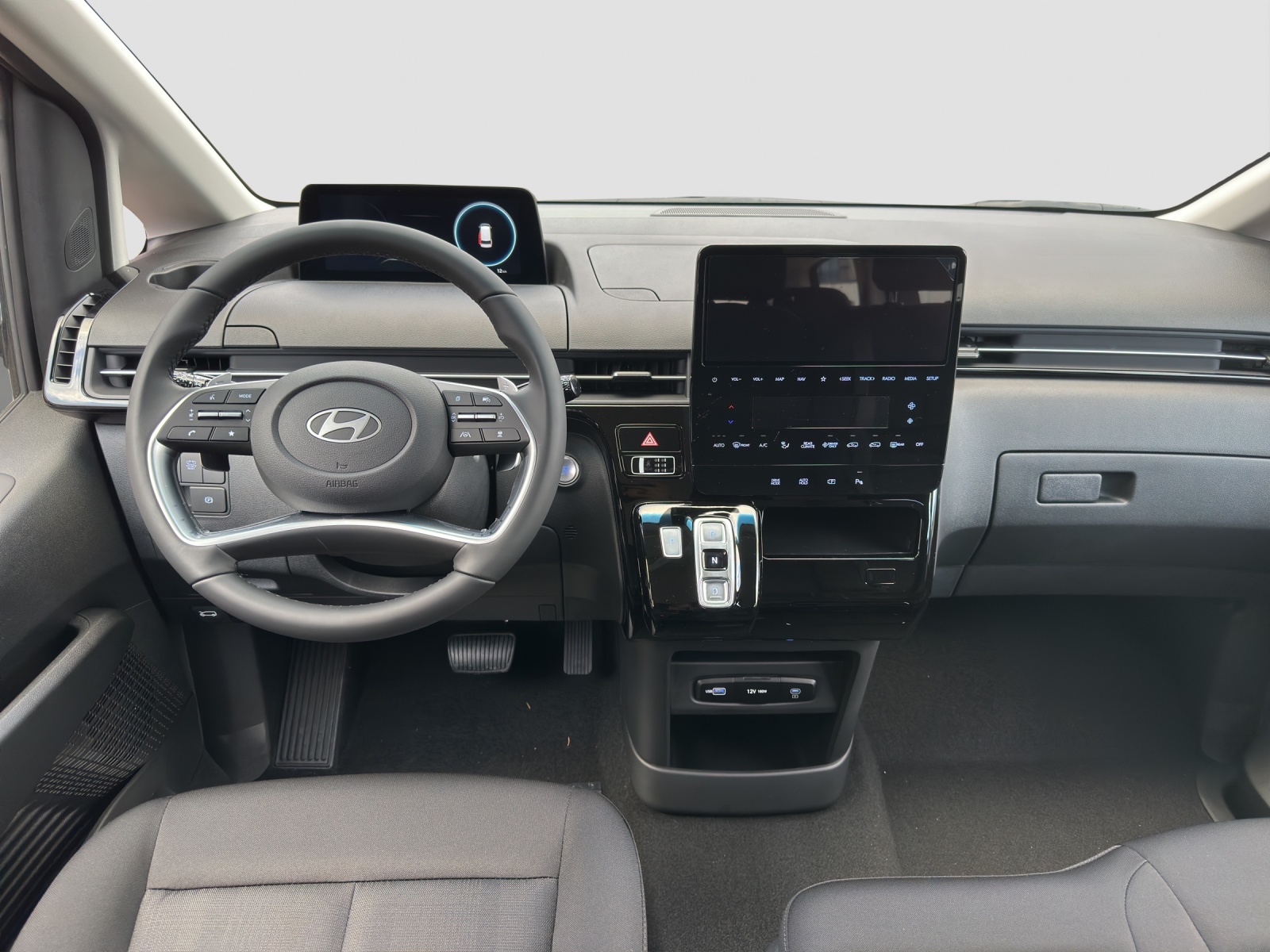 HYUNDAI Staria Wagon 1.6 T-GDi HEV Amplia A-image-11