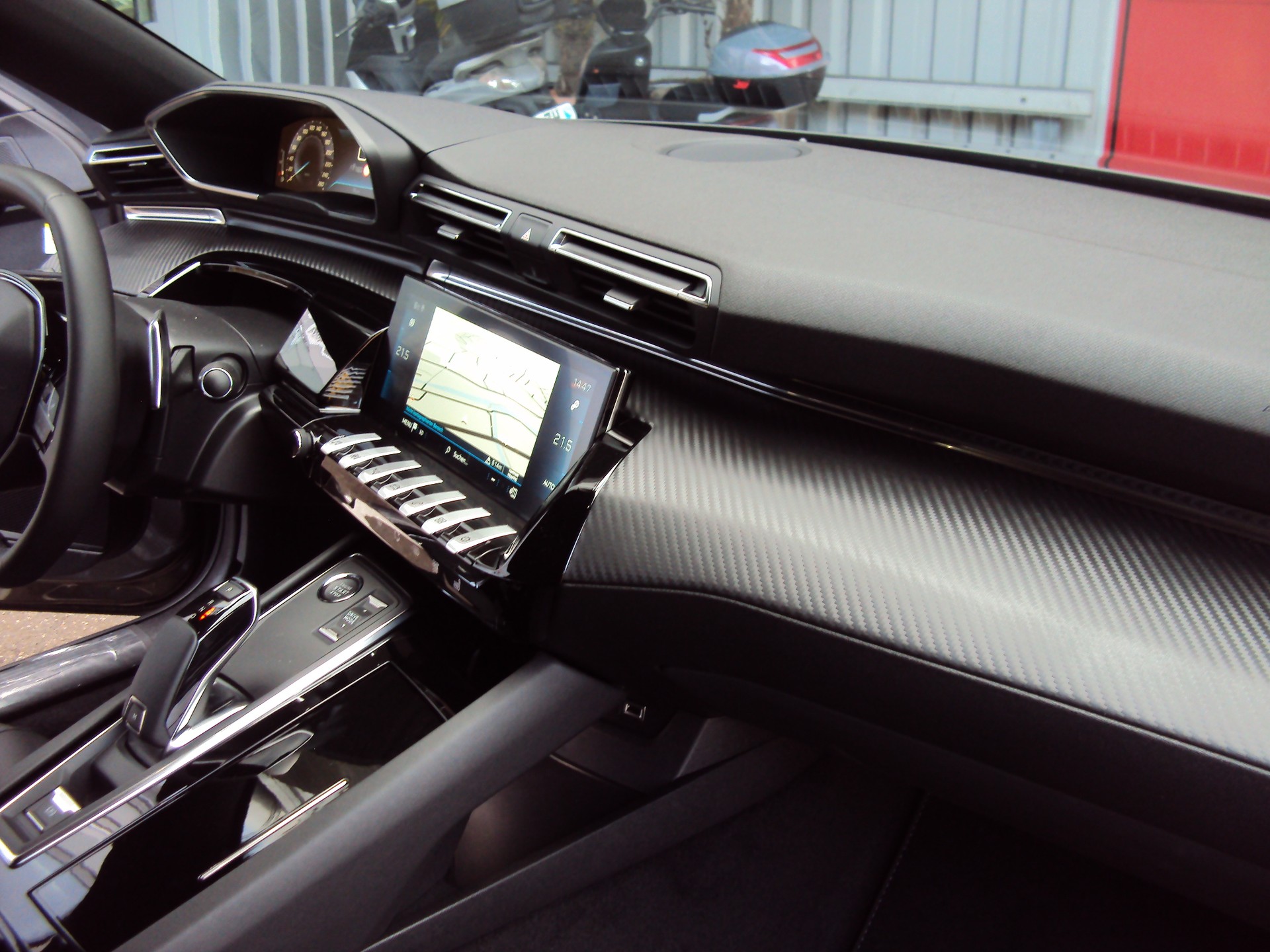 PEUGEOT 508 1.2 PureTech Allure Pack EAT8-image-12
