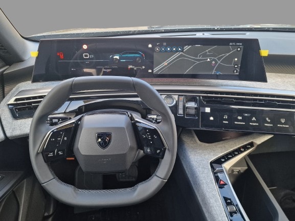 PEUGEOT 5008 1.2 Hybrid Allure-image-11