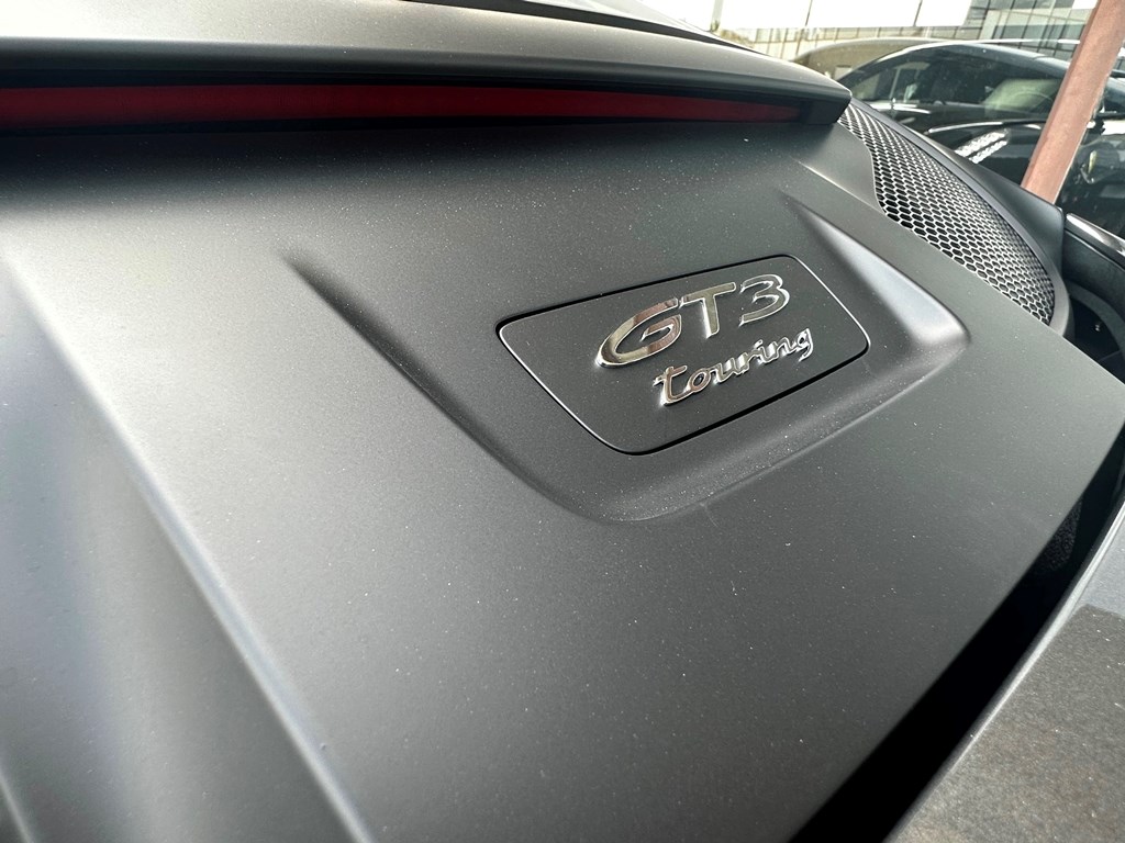 PORSCHE 911 Coupé 4.0 GT3 Touring PDK-image-9