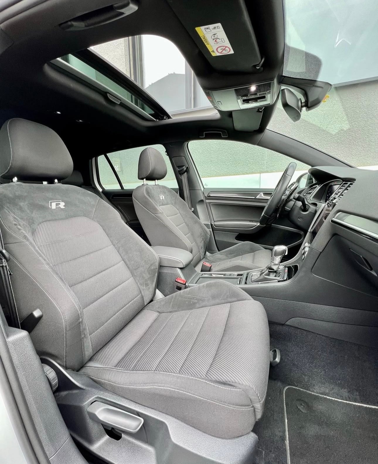 VW Golf 2.0 TSI R 4Motion DSG-image-5