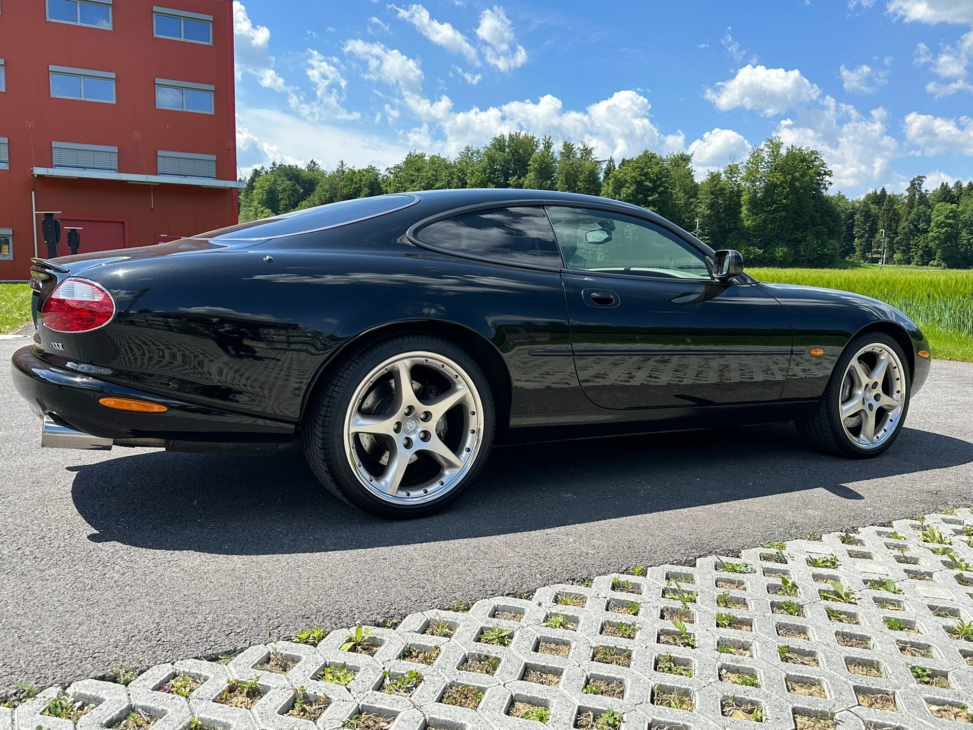 JAGUAR XKR S/C-image-2
